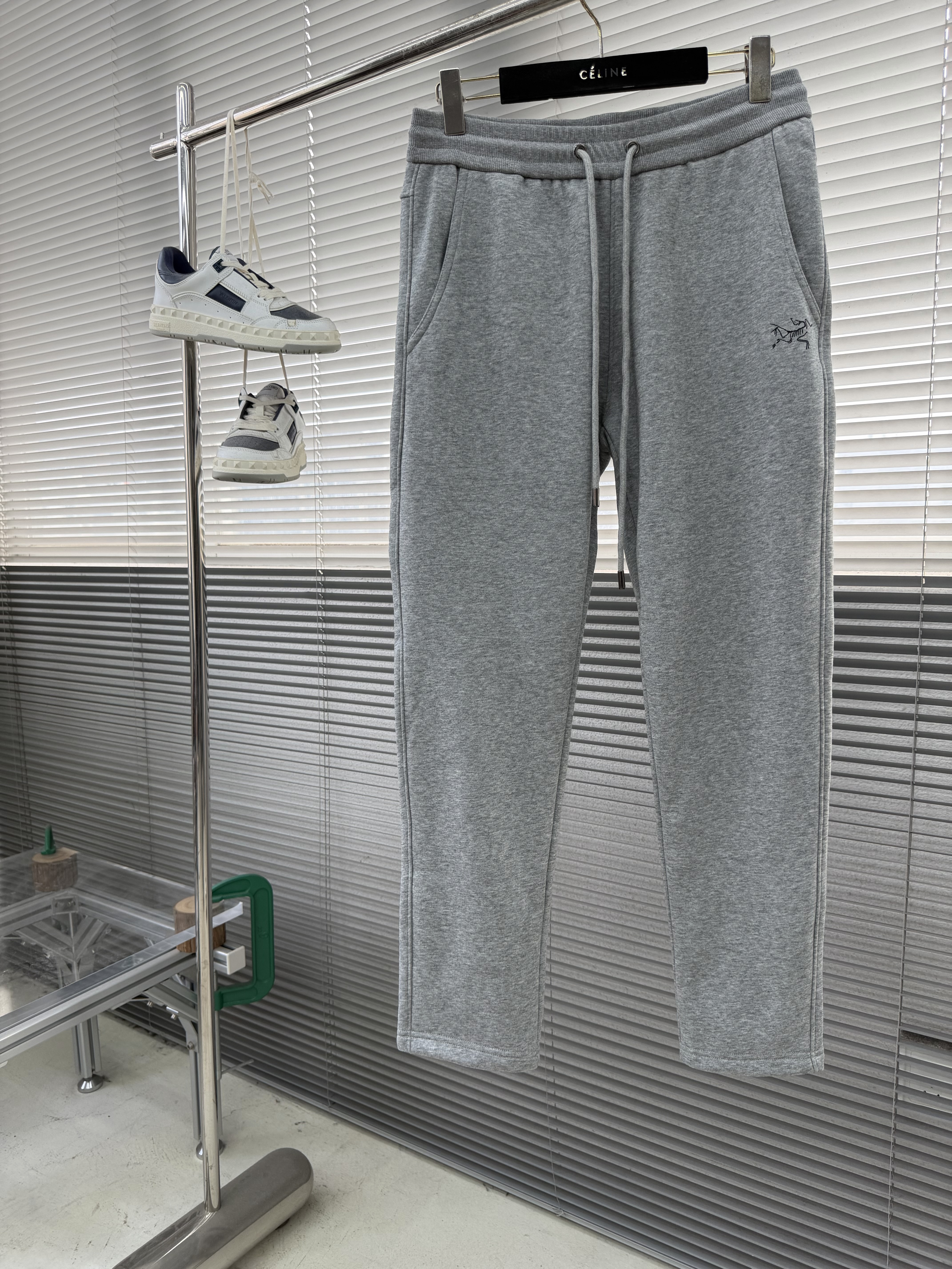 아크테릭스 ARC'TERYX 바지