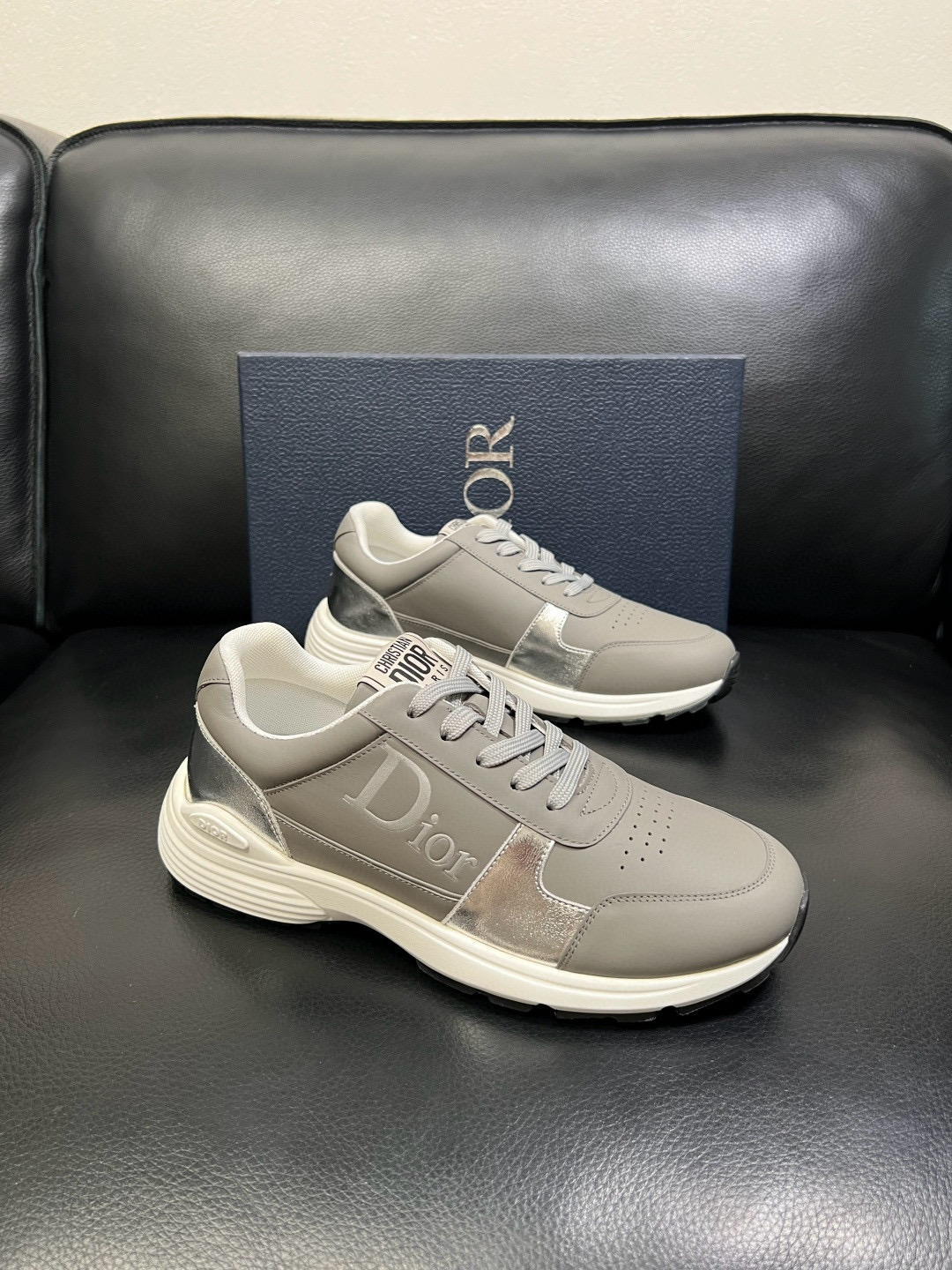 디올 Dior 스니커즈
