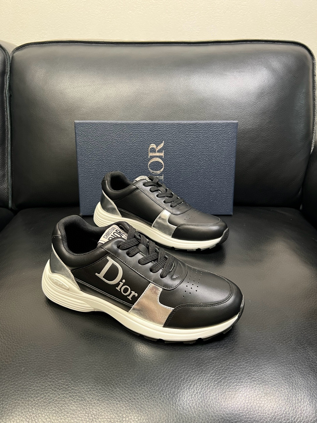 디올 Dior 스니커즈