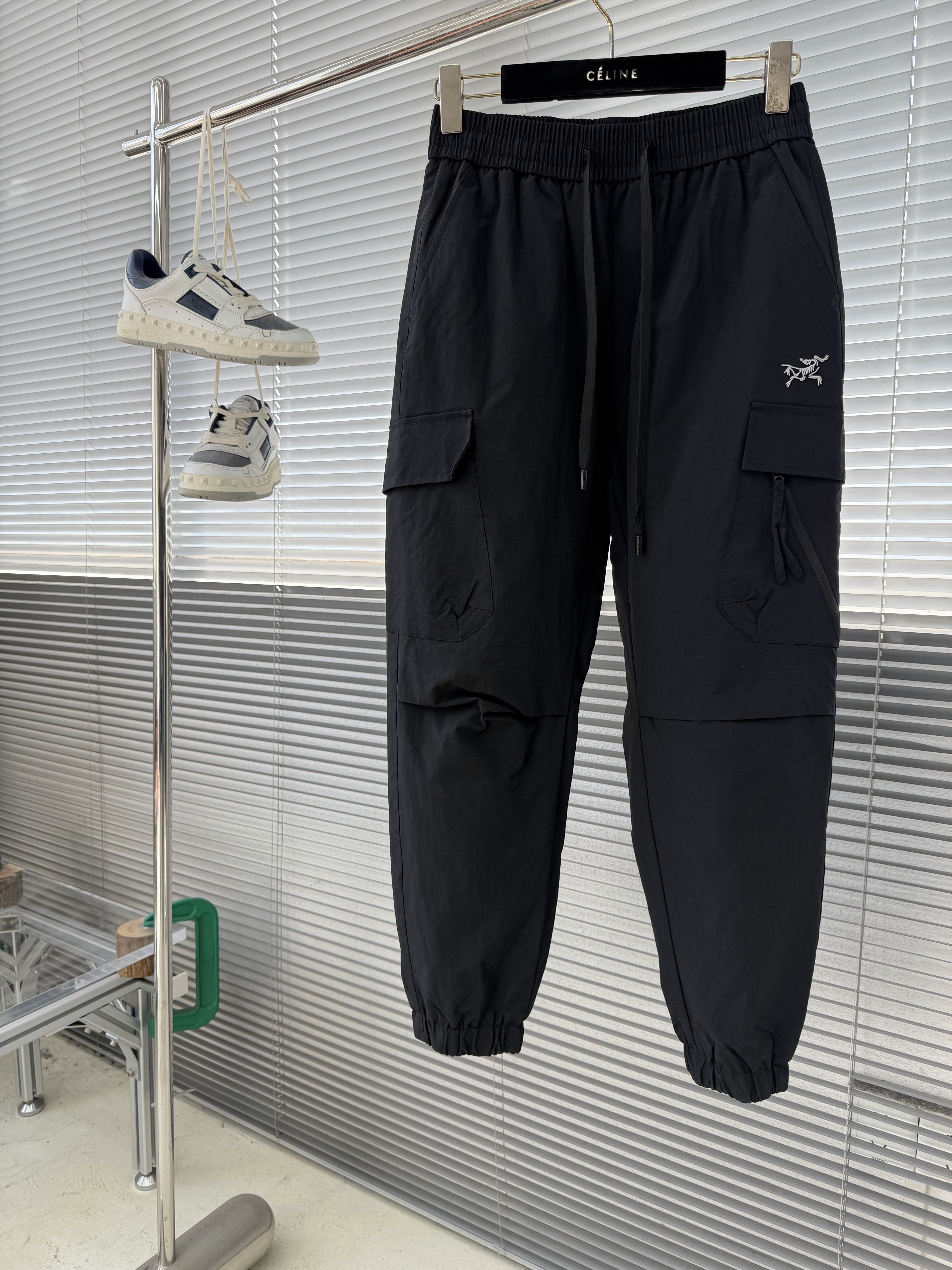 아크테릭스 ARC'TERYX 다운바지