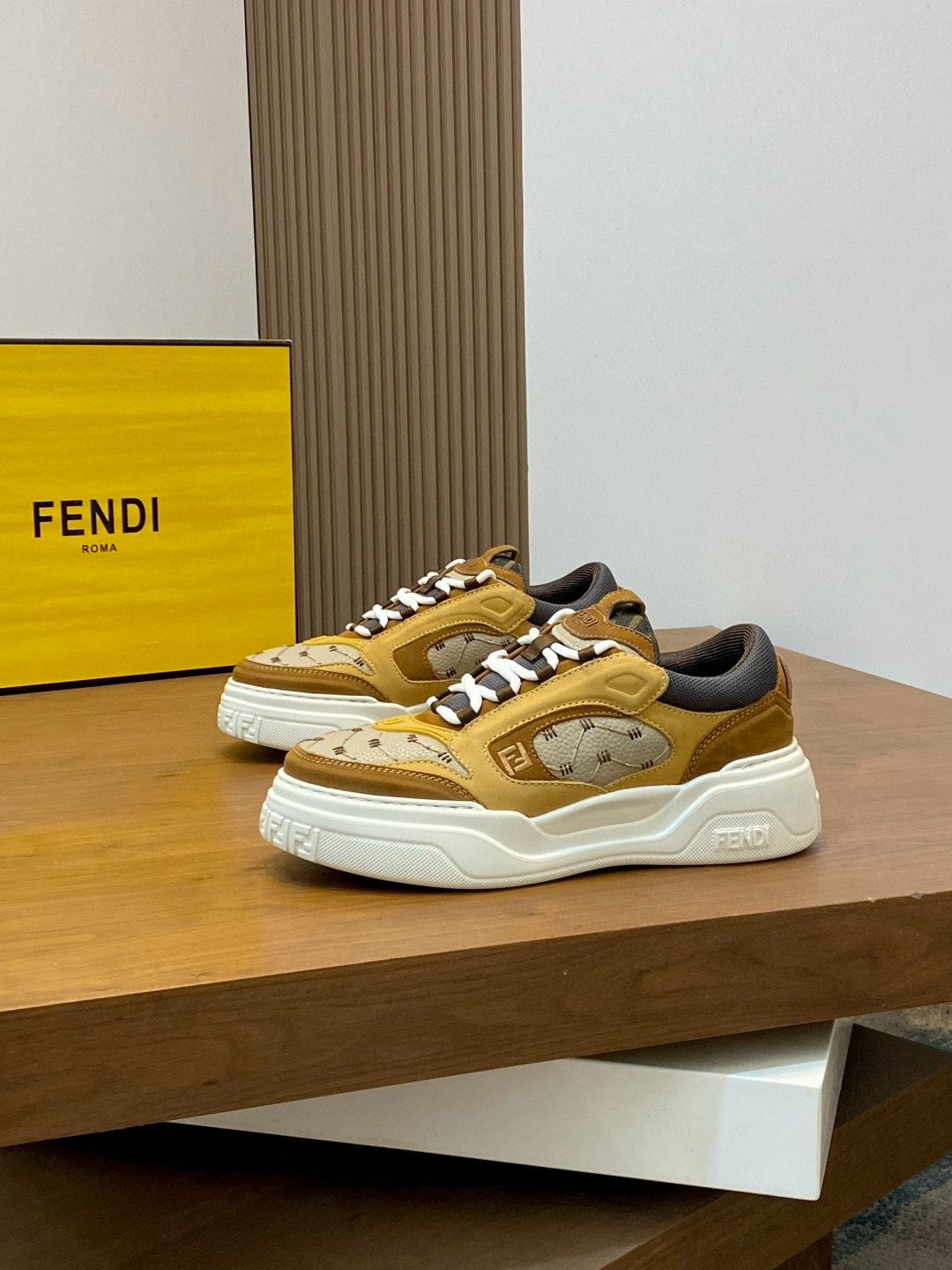 펜디 Fendi 스니커즈