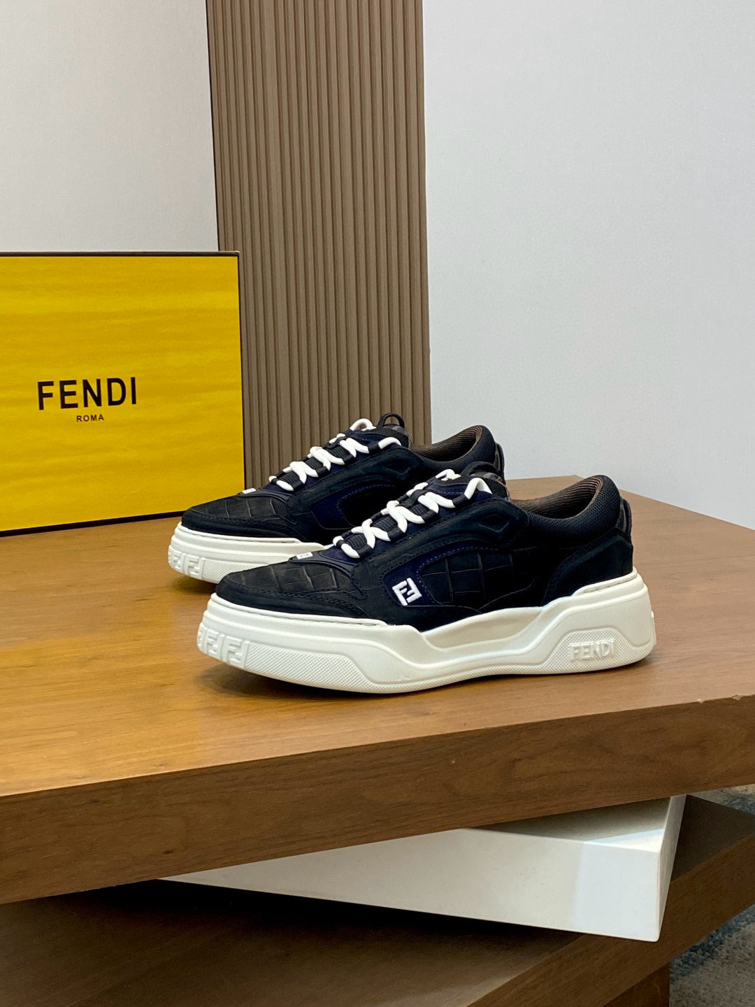 펜디 Fendi 스니커즈