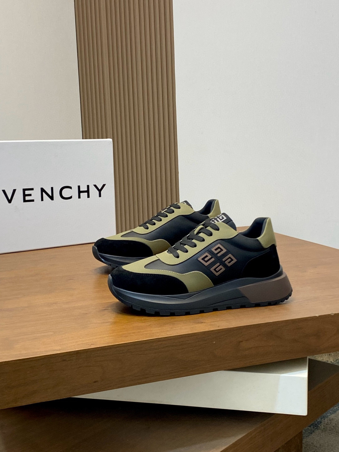 지방시 Givenchy 스니커즈