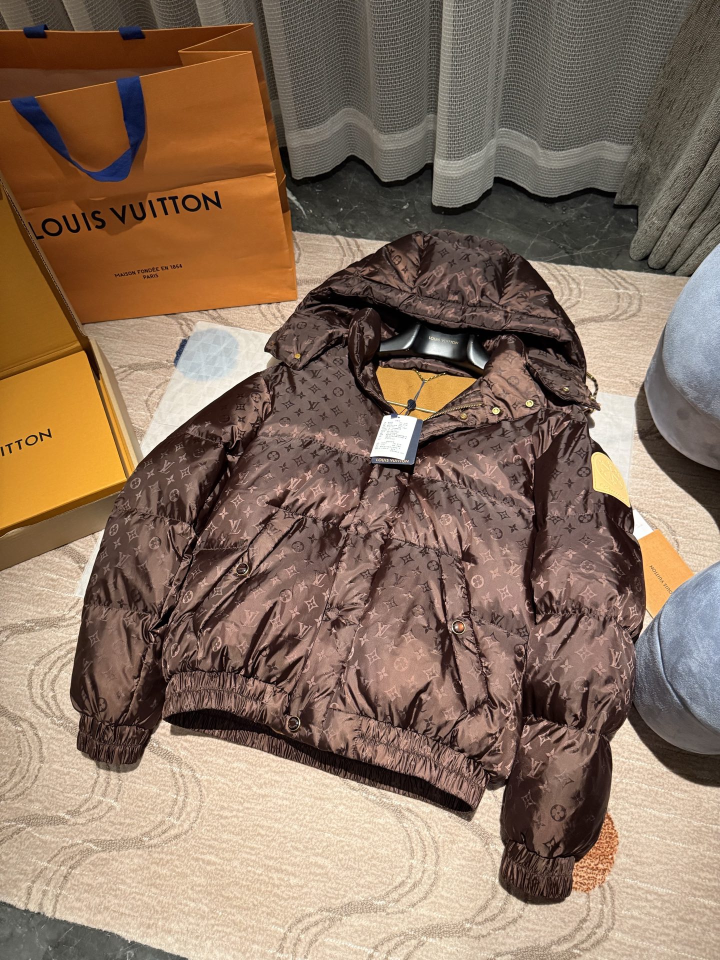 루이비통 Louis Vuitton 다운재킷