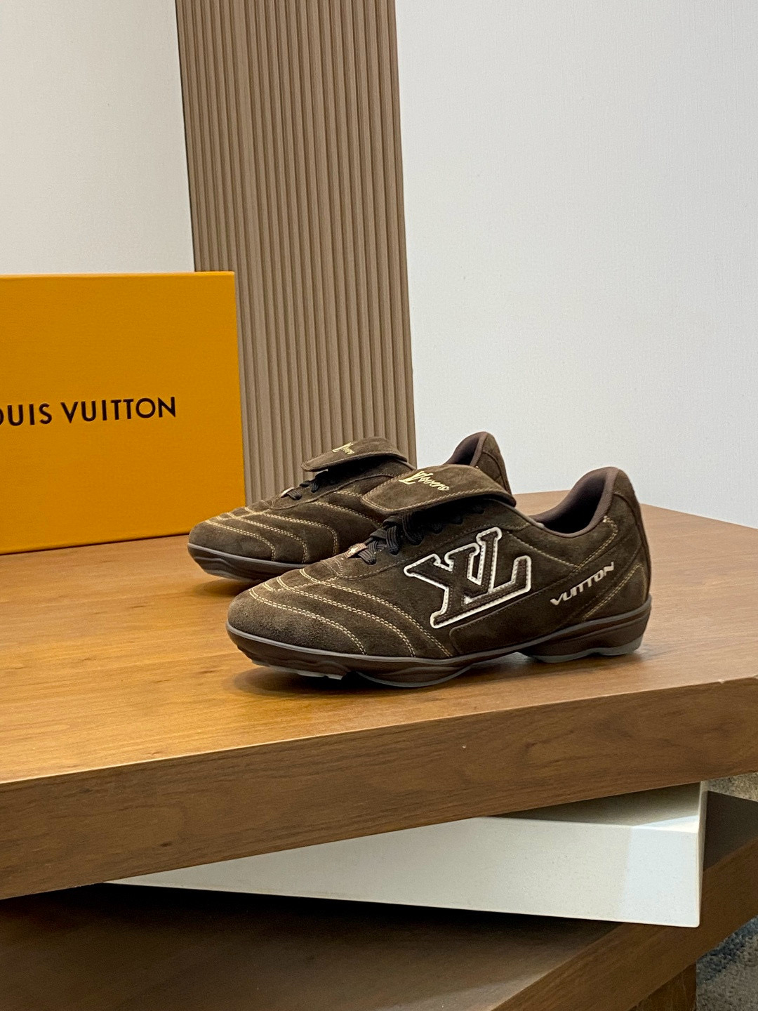 루이비통 Louis Vuitton Footprint Soccer 스니커즈