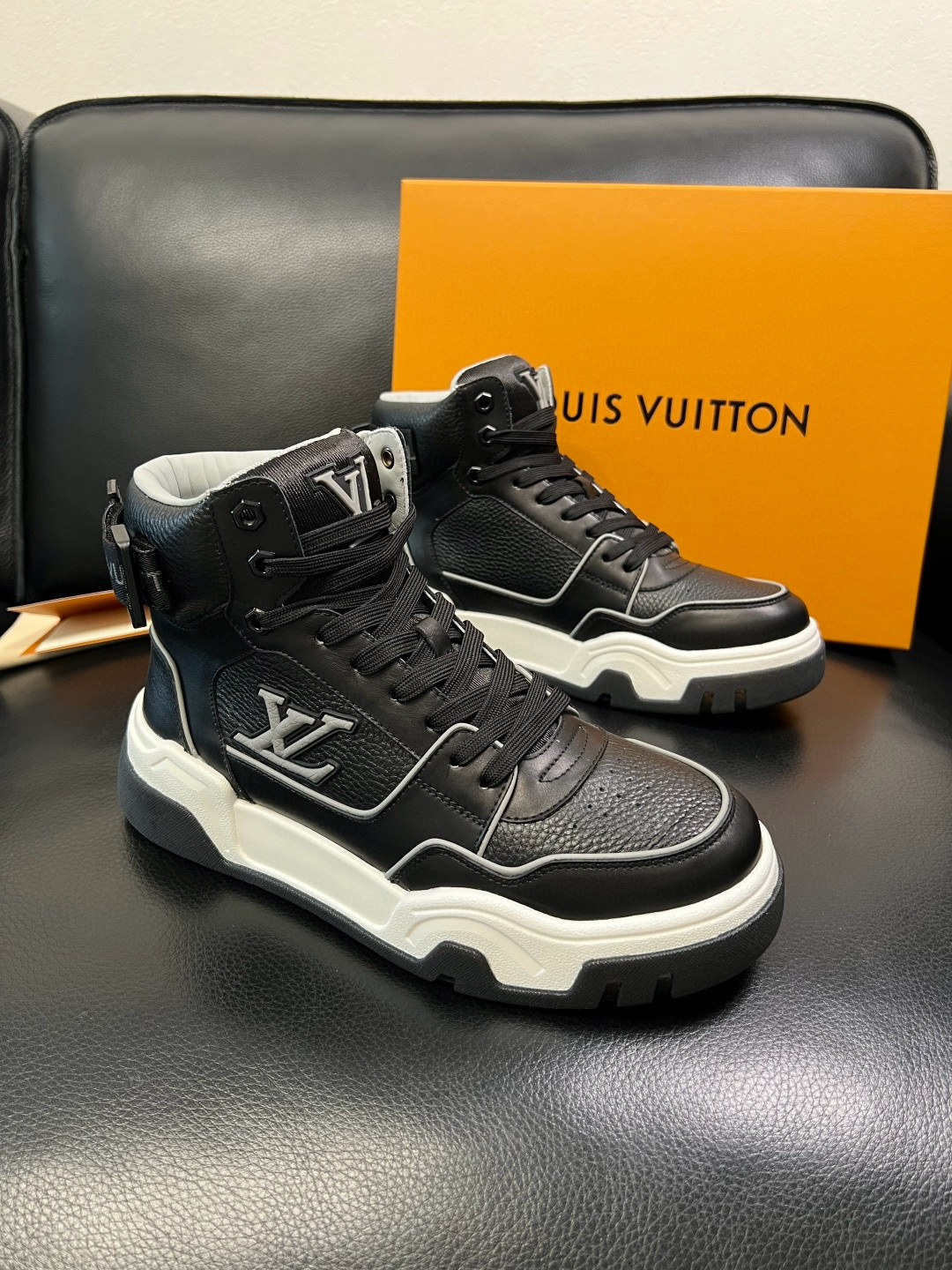 루이비통 Louis Vuitton 스니커즈