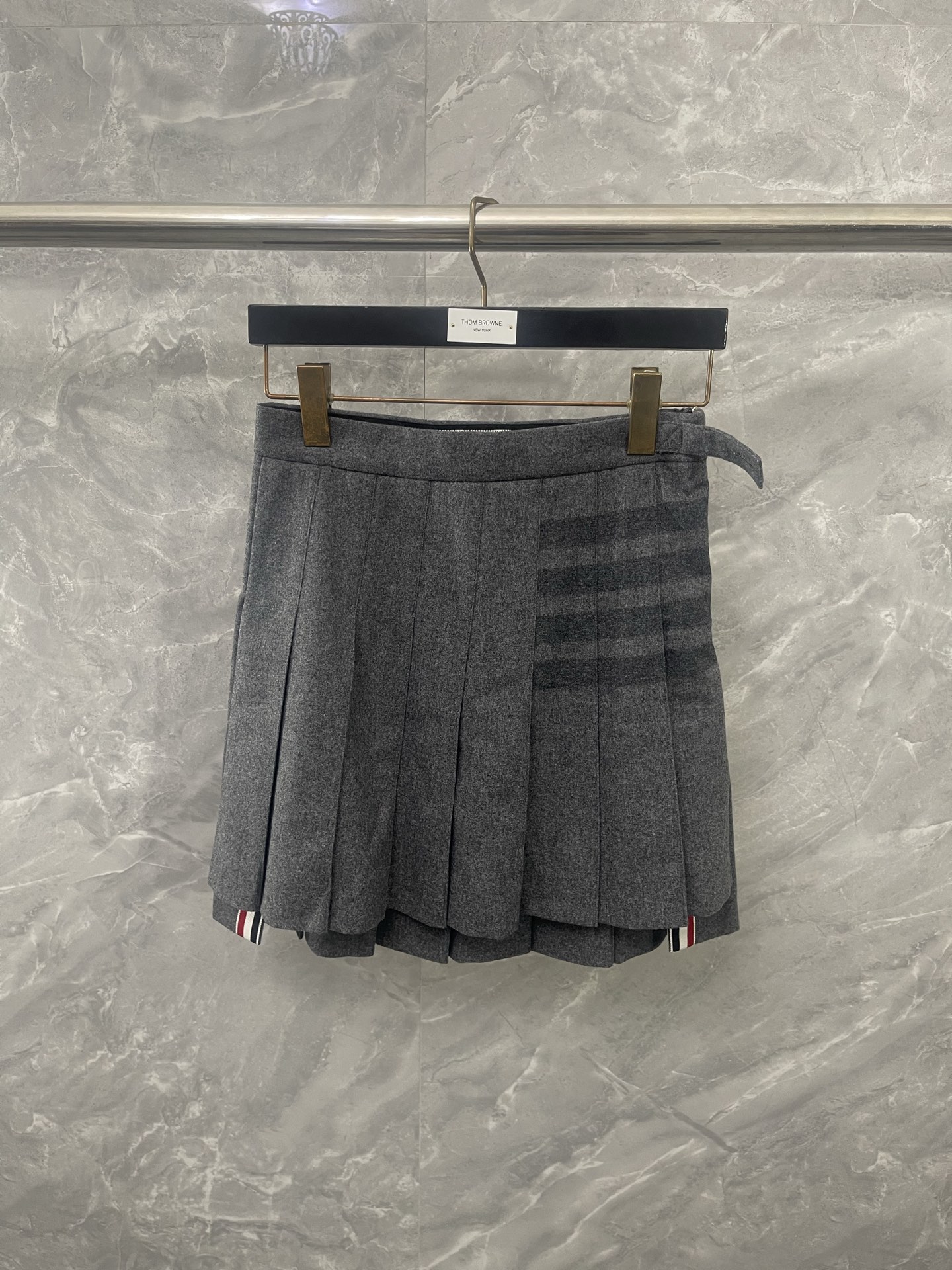 톰브라운 Thom Browne 스커트