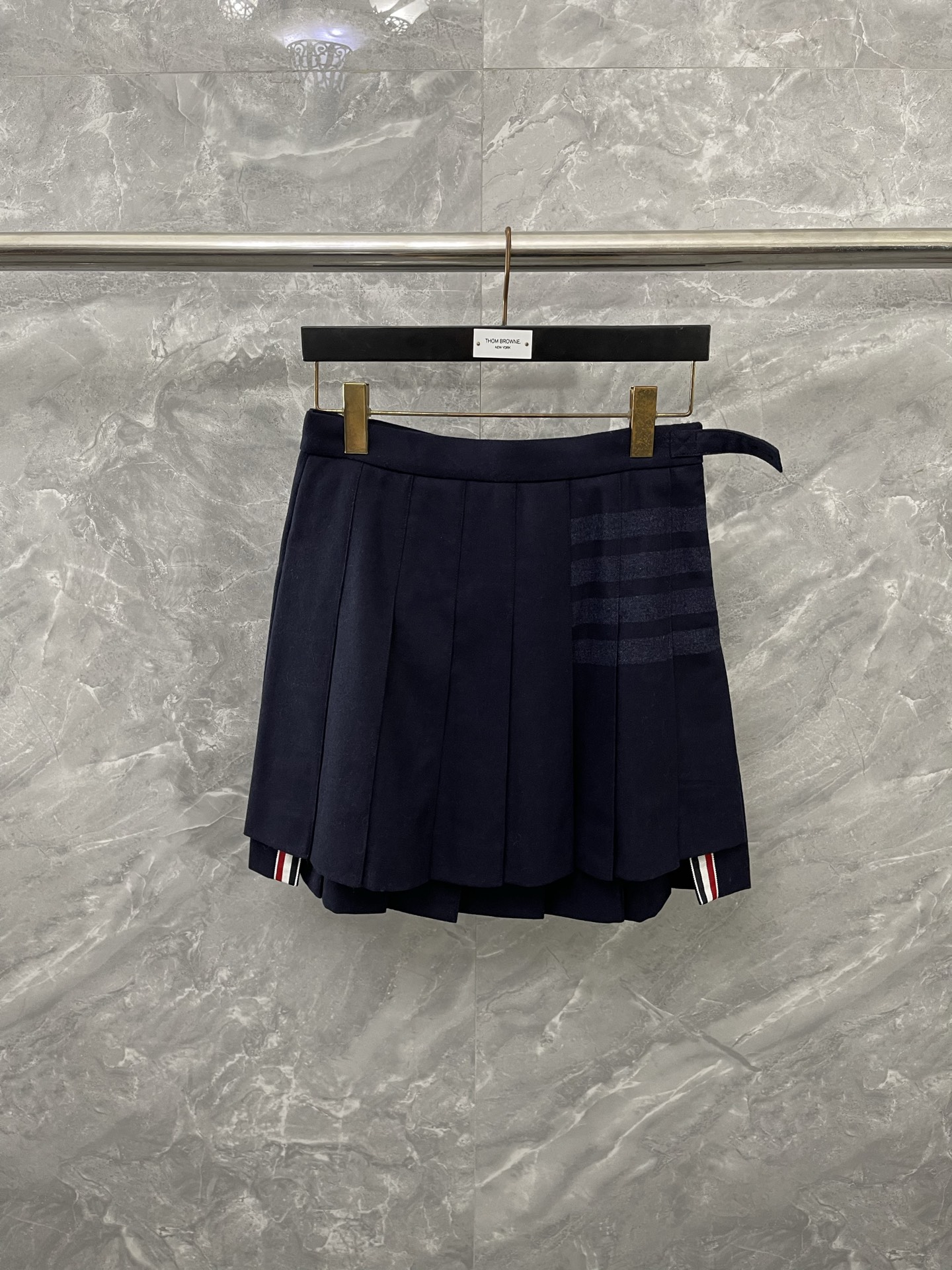 톰브라운 Thom Browne 스커트