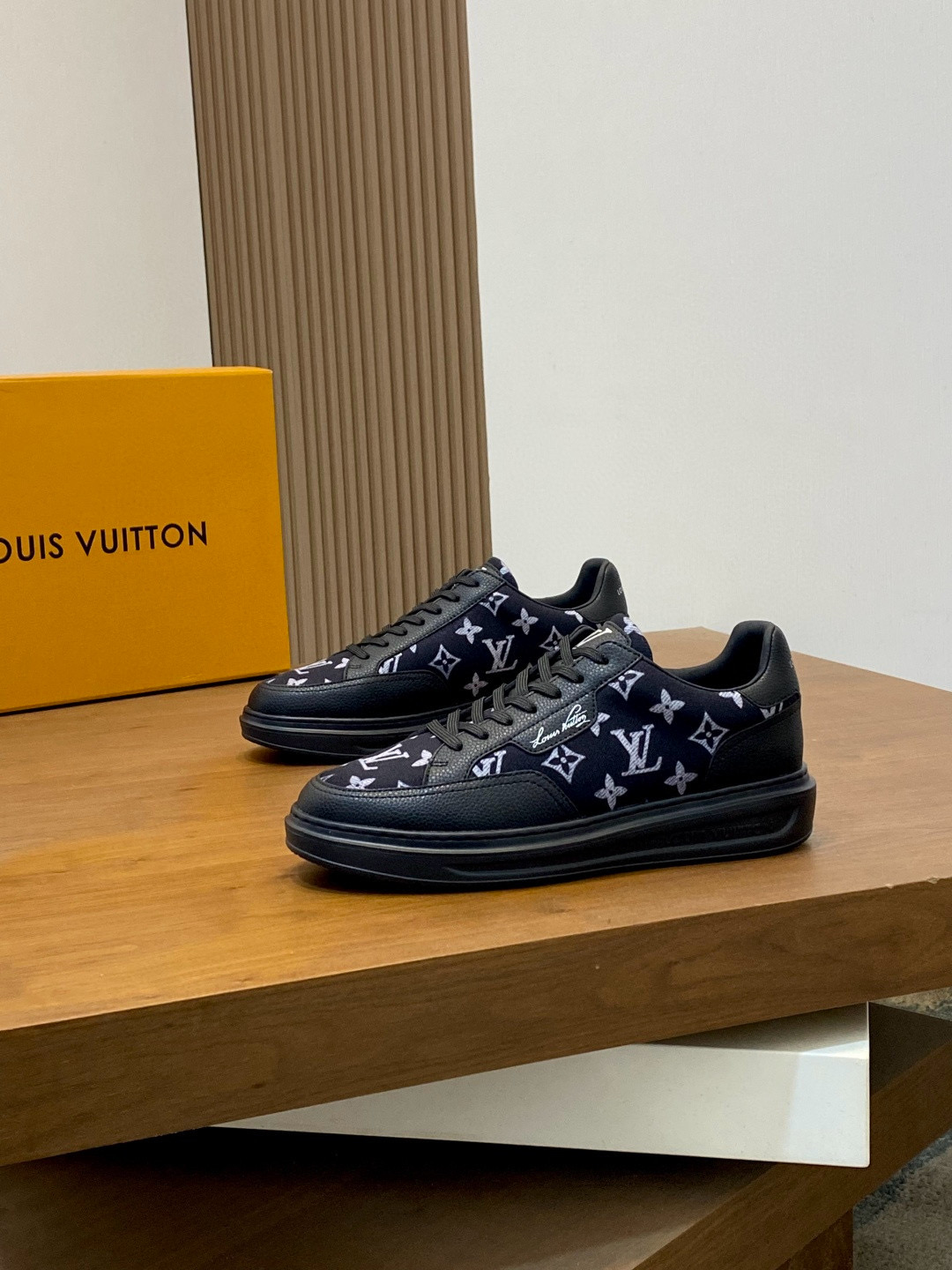 루이비통 Louis Vuitton 스니커즈