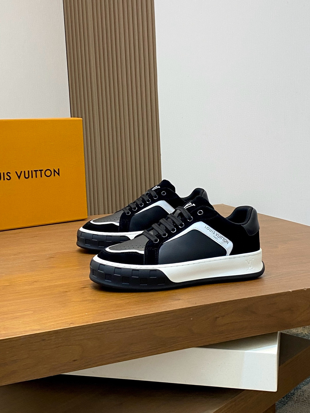 루이비통 Louis Vuitton 스니커즈