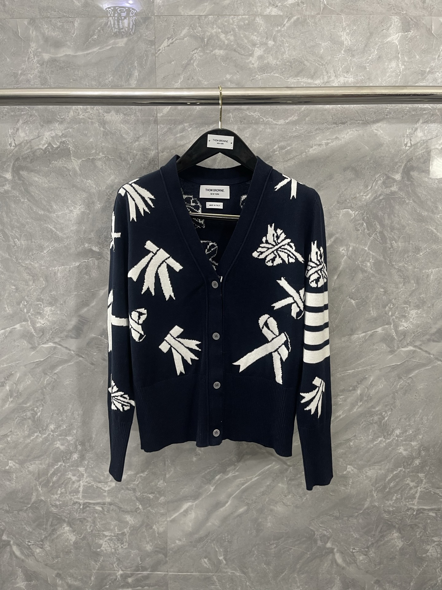 톰브라운 Thom Browne 가디건