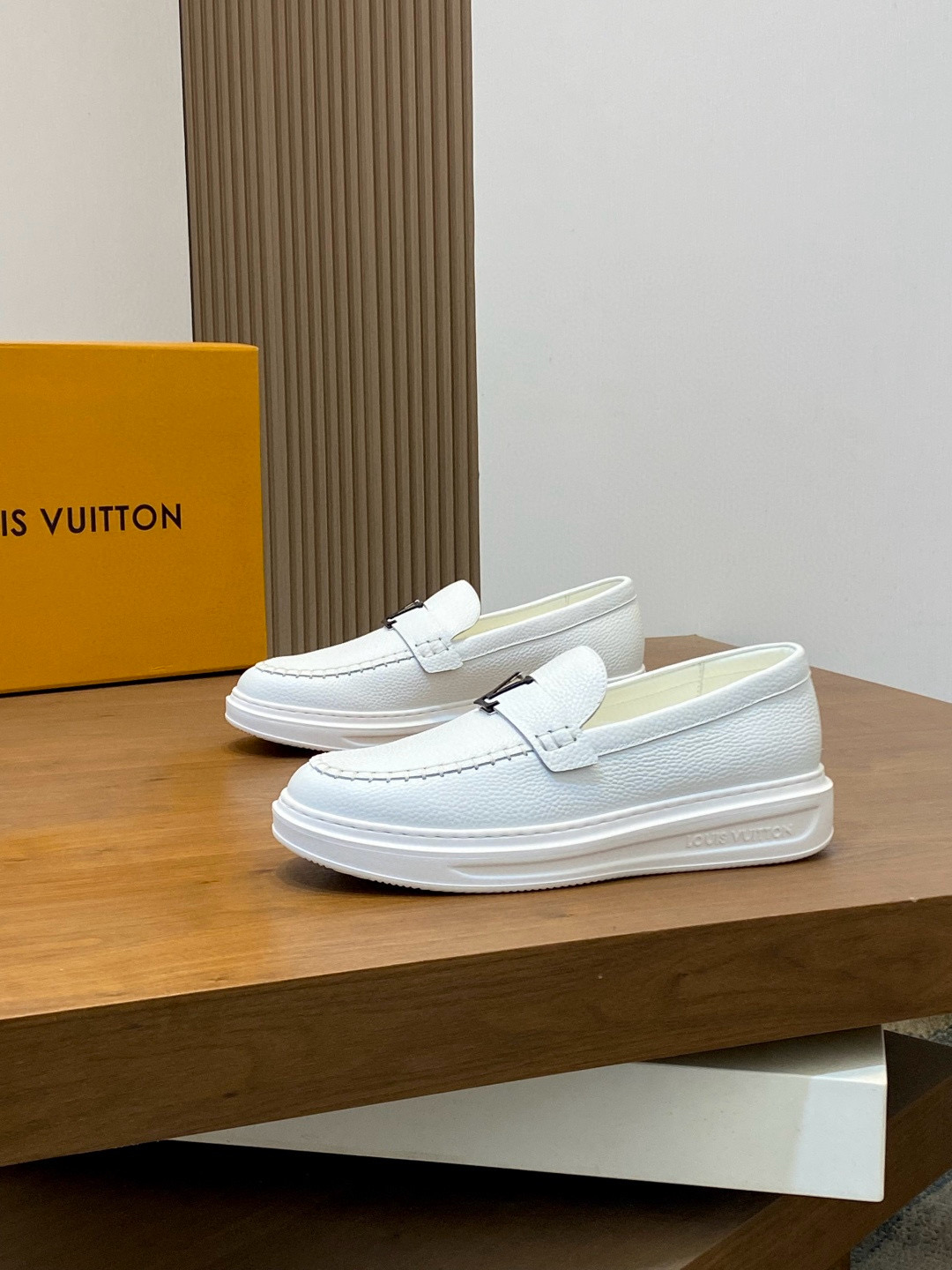 루이비통 Louis Vuitton 스니커즈