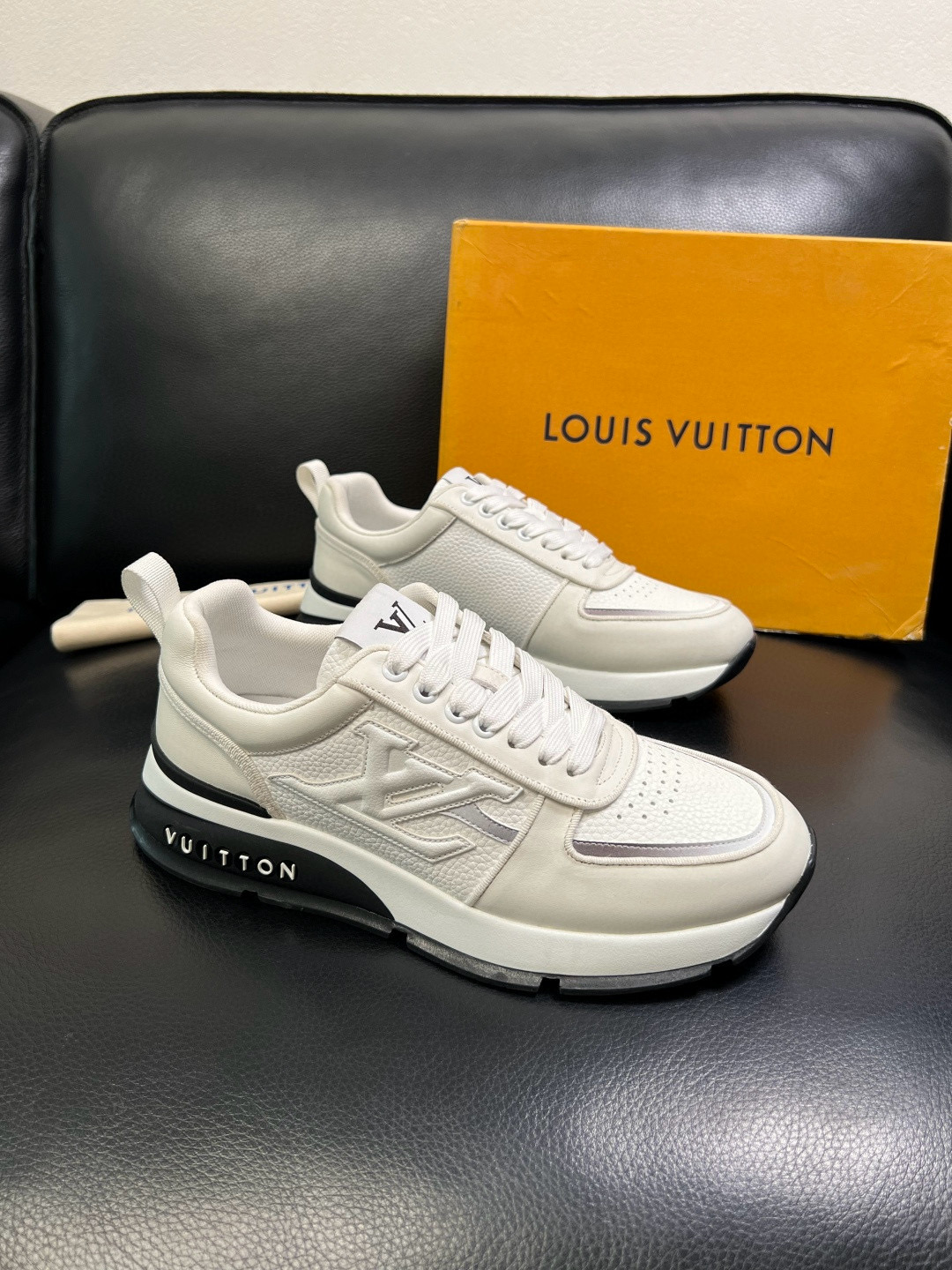 루이비통 Louis Vuitton 스니커즈