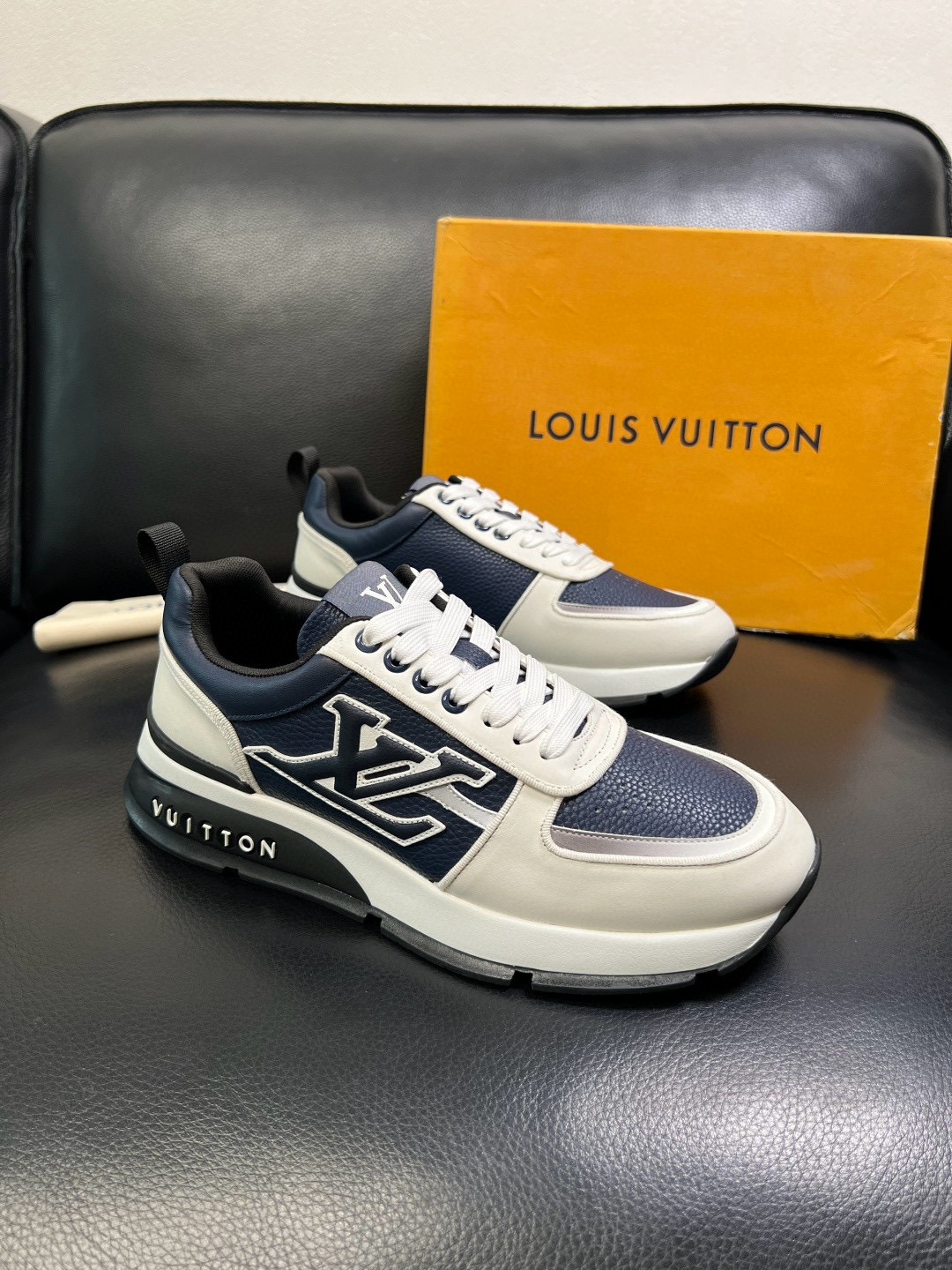 루이비통 Louis Vuitton 스니커즈