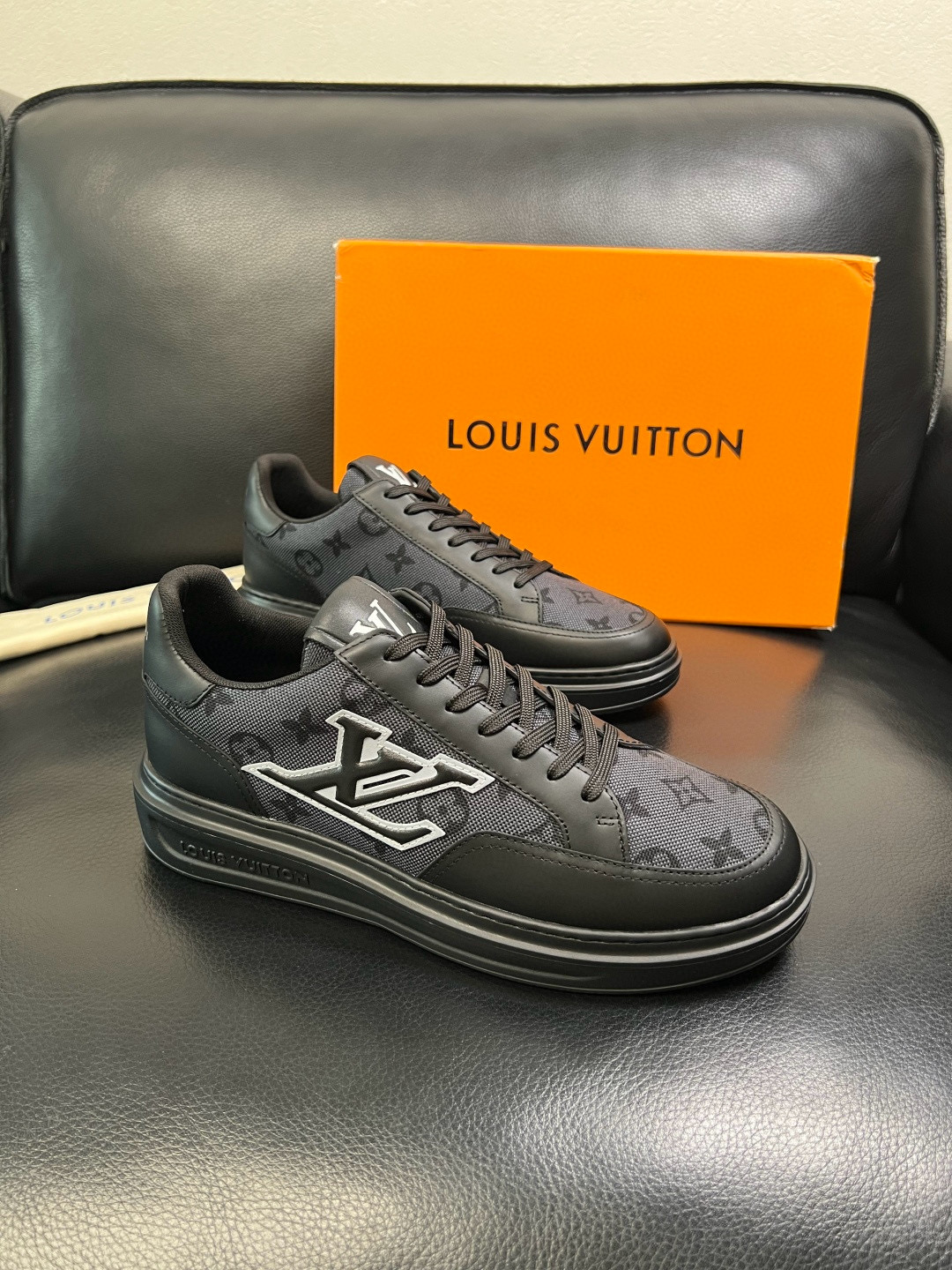 루이비통 Louis Vuitton 스니커즈