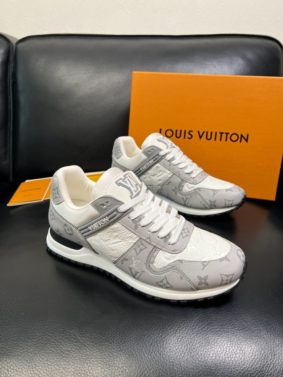 루이비통 Louis Vuitton 스니커즈