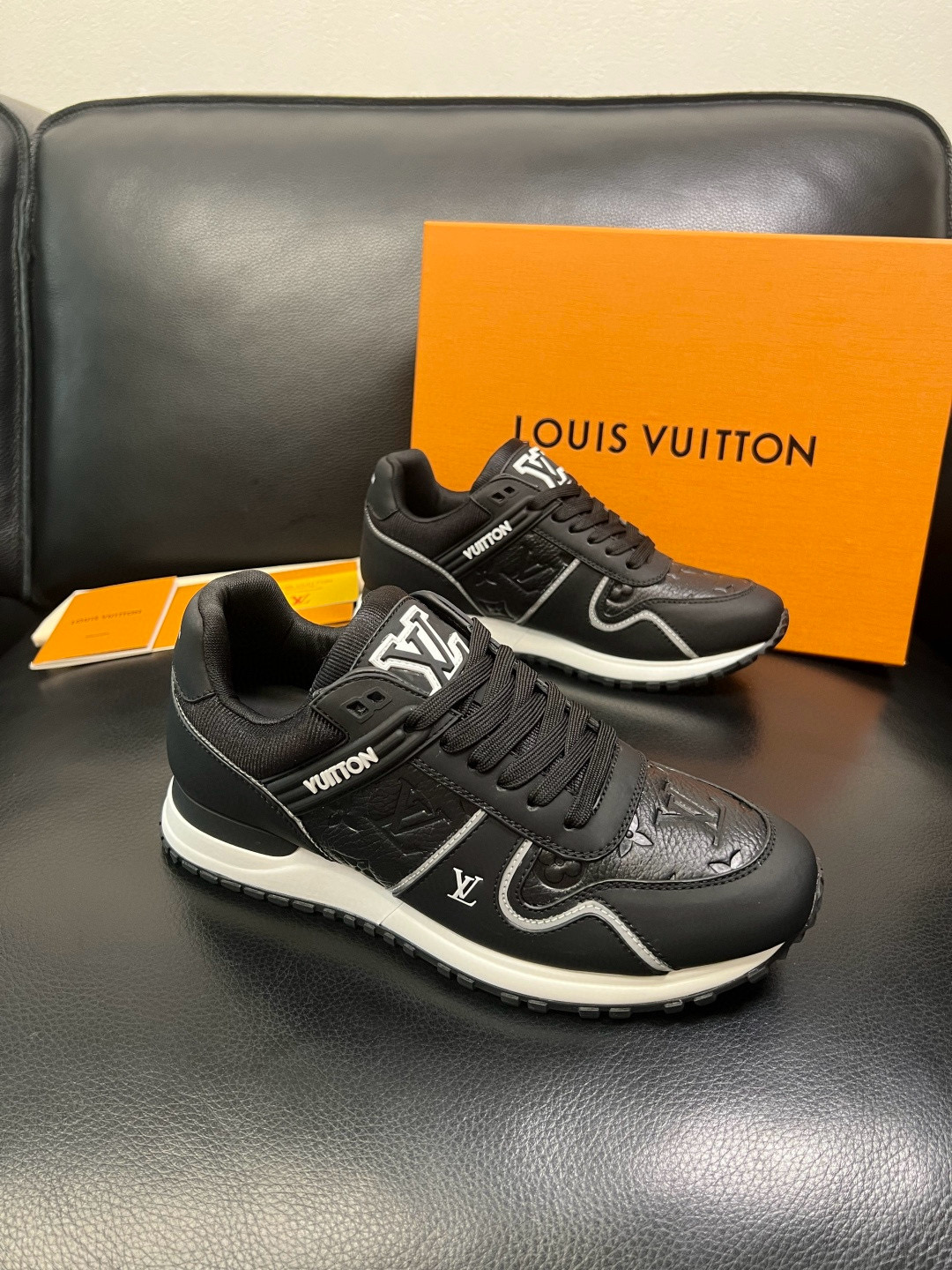 루이비통 Louis Vuitton 스니커즈