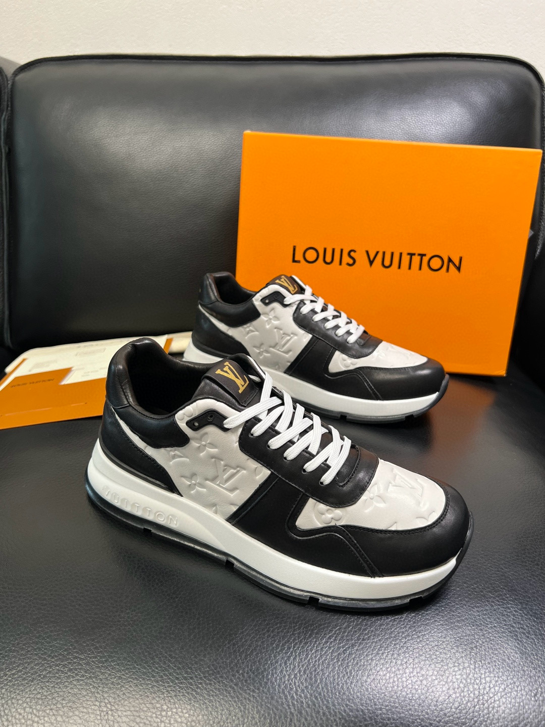 루이비통 Louis Vuitton 스니커즈