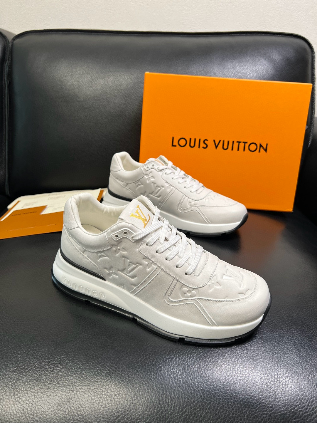 루이비통 Louis Vuitton 스니커즈