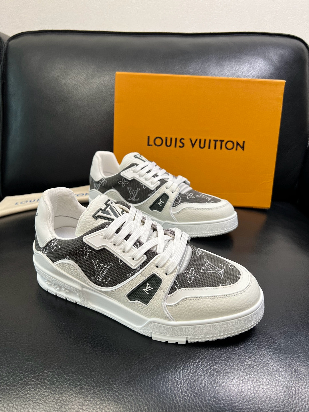 루이비통 Louis Vuitton 스니커즈