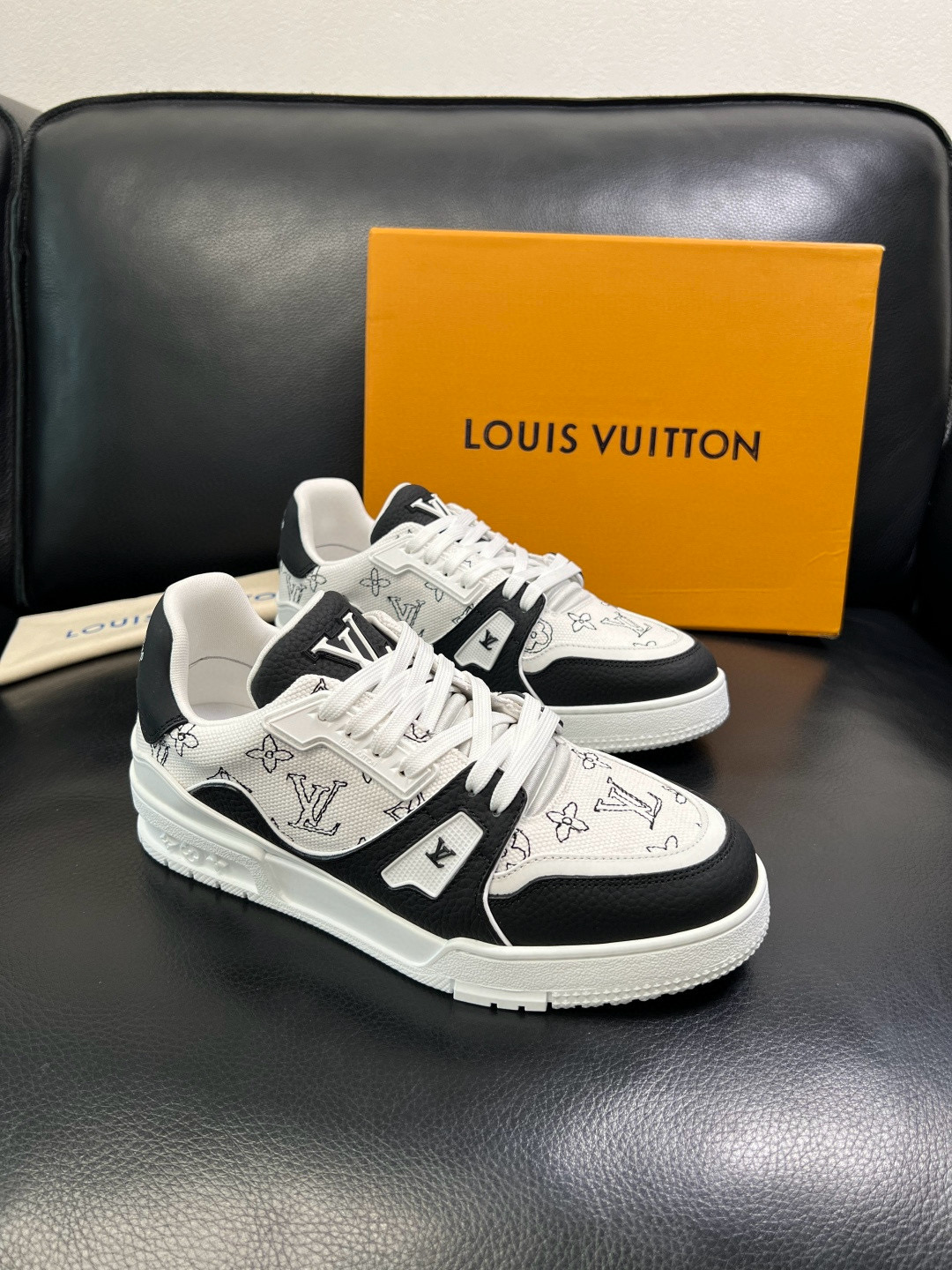 루이비통 Louis Vuitton 스니커즈