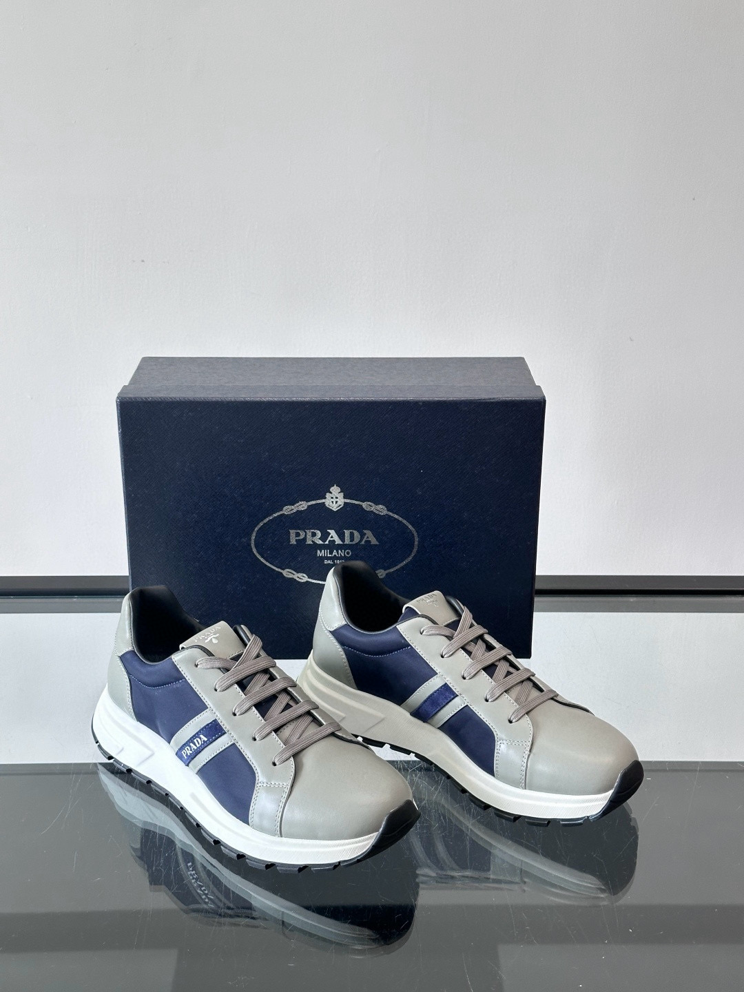 프라다 Prada 스니커즈