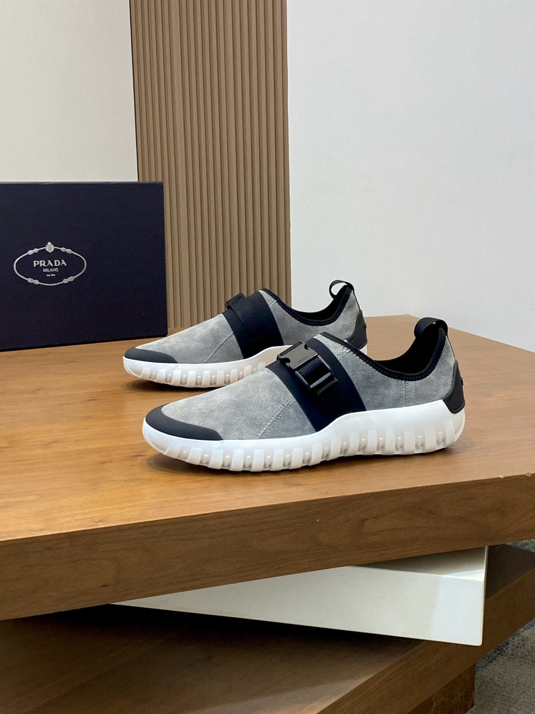 프라다 Prada 스니커즈