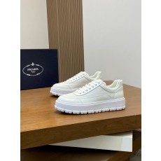 프라다 Prada 스니커즈 White