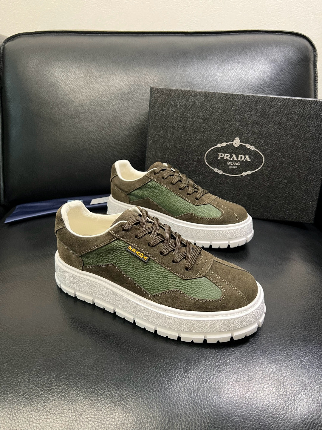 프라다 Prada 스니커즈