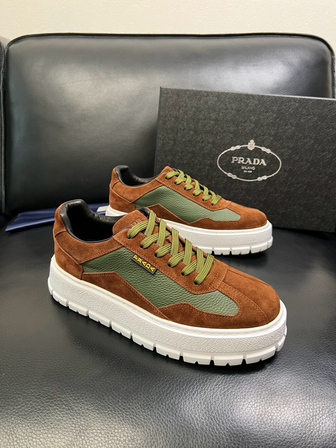 프라다 Prada 스니커즈