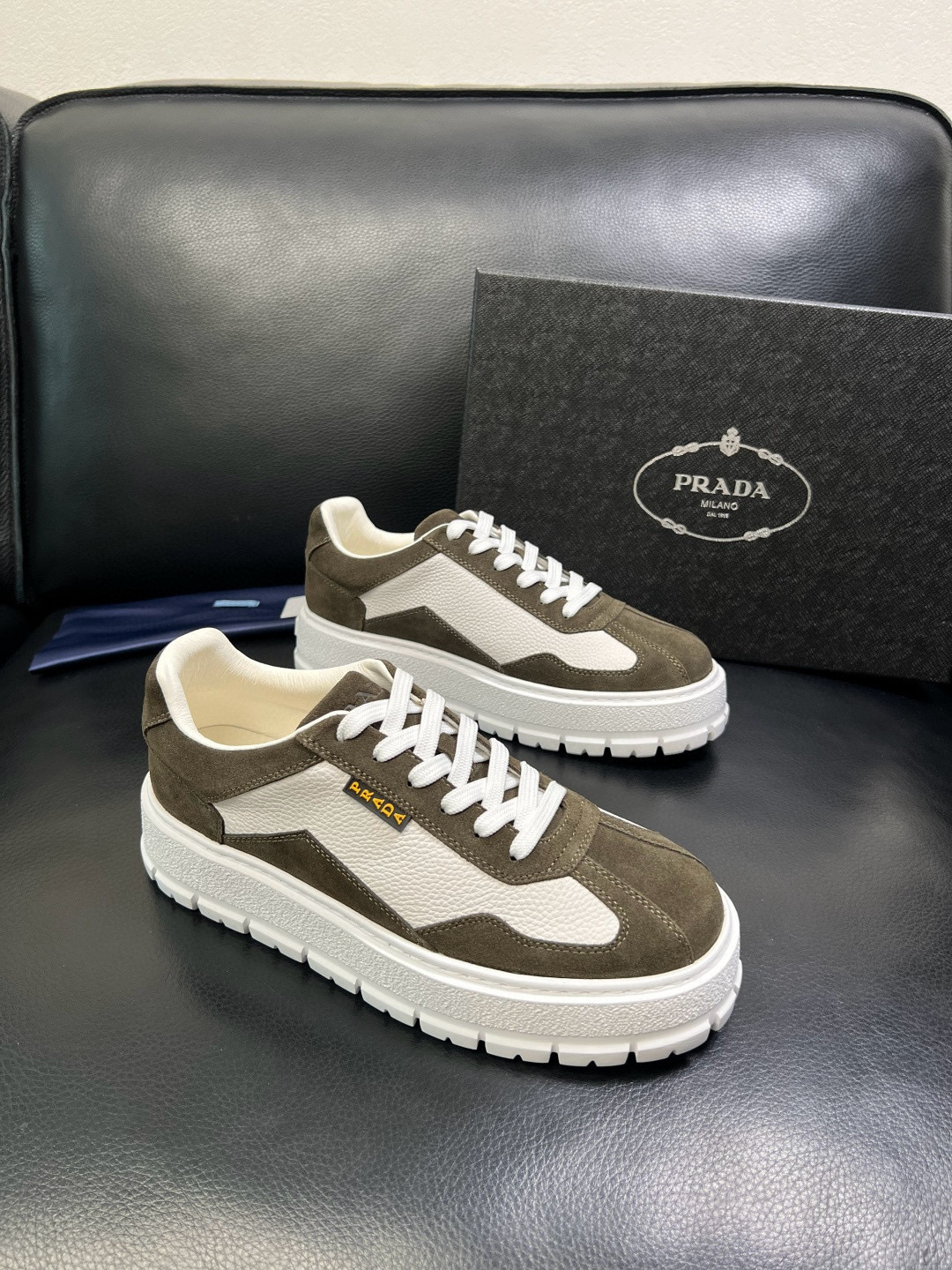 프라다 Prada 스니커즈