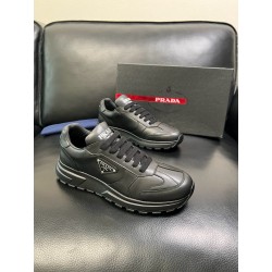 프라다 Prada 스니커즈 Black