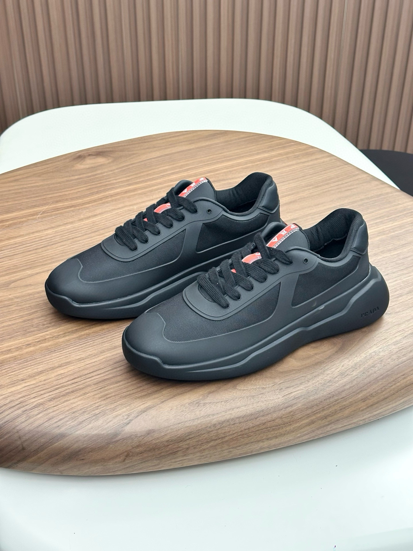 프라다 Prada 스니커즈