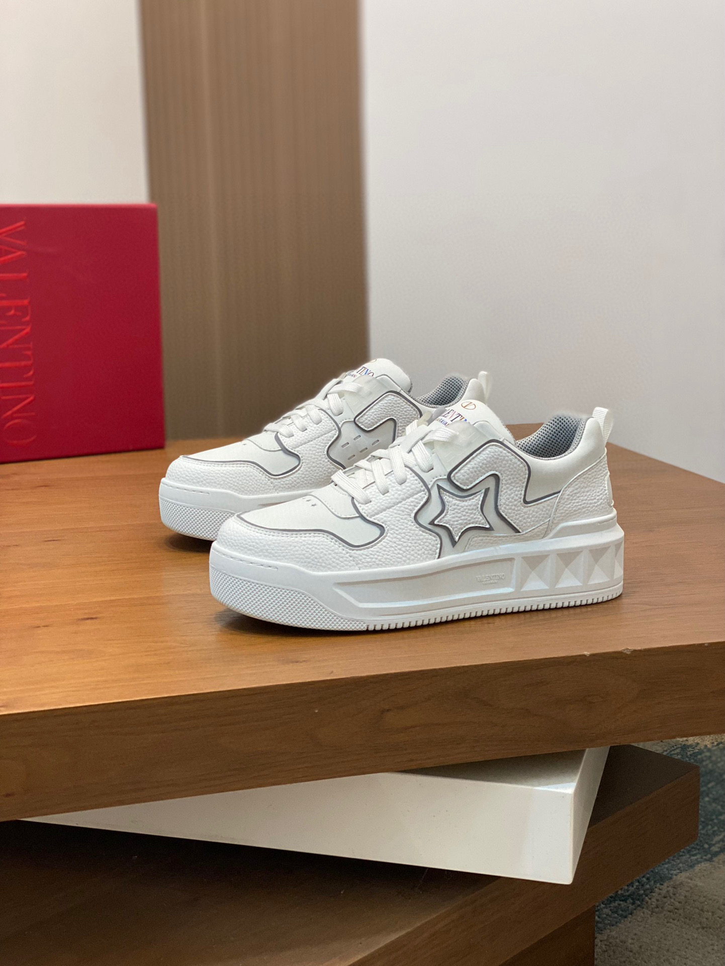 발렌티노 Valentino One Stud  스니커즈