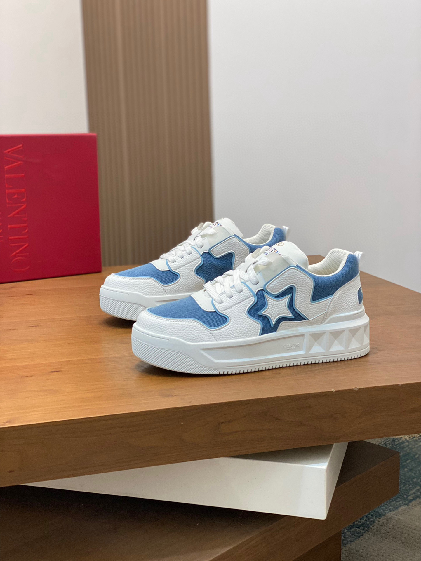 발렌티노 Valentino One Stud  스니커즈