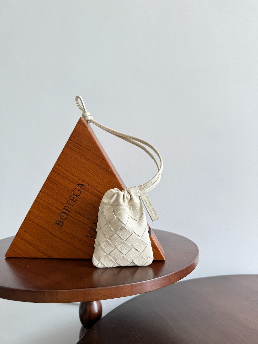 보테가베네타 Bottega Veneta 843903 마이크로 더스트 백 8.5cm