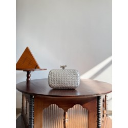 보테가베네타 Bottega Veneta 717622 The Knot 19CM