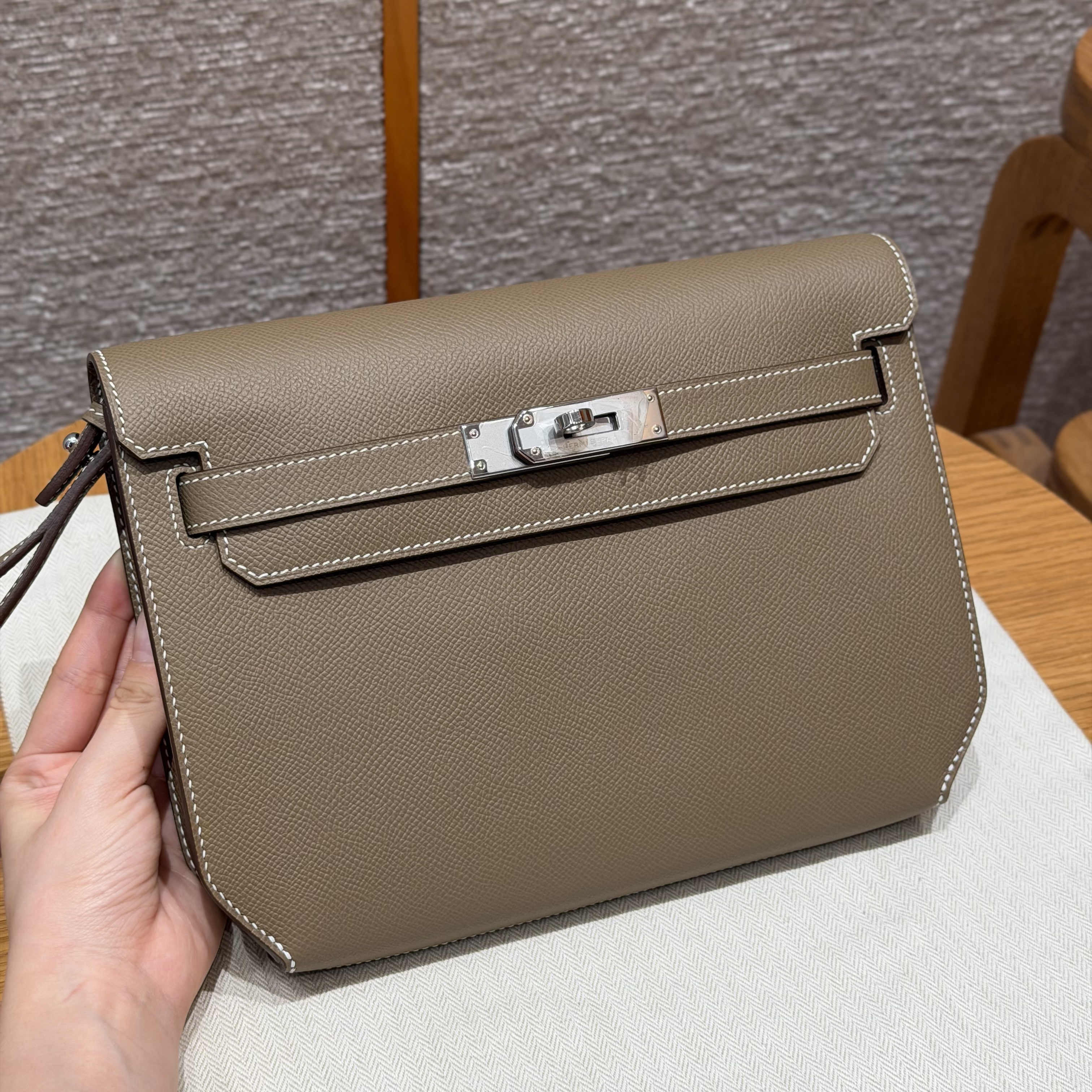 에르메스 Hermes kelly depeches 25cm Epsom 18 Etoupe/silver