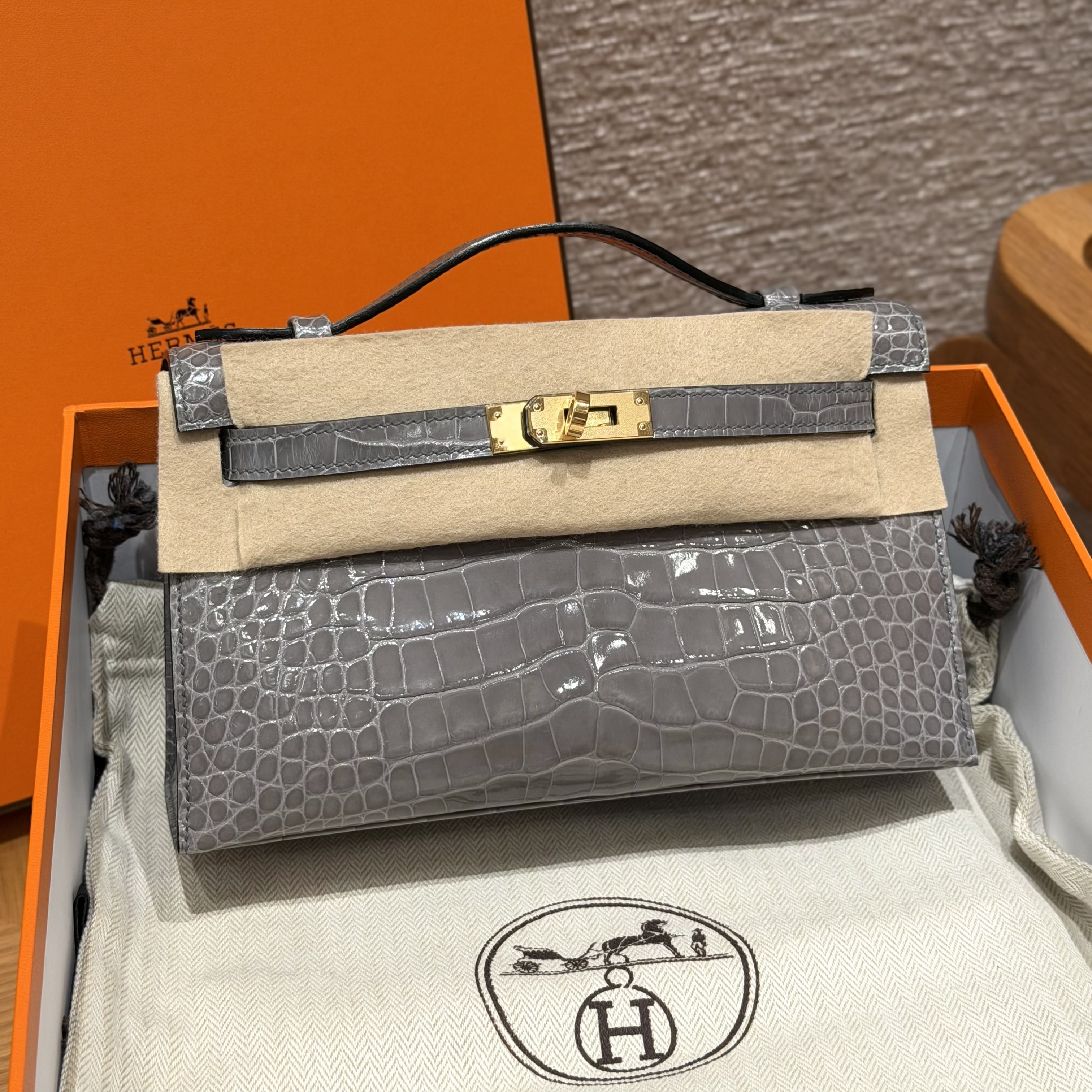 에르메스 Hermes Kelly Pochette 22cm Alligator 0W Gris neve/gold
