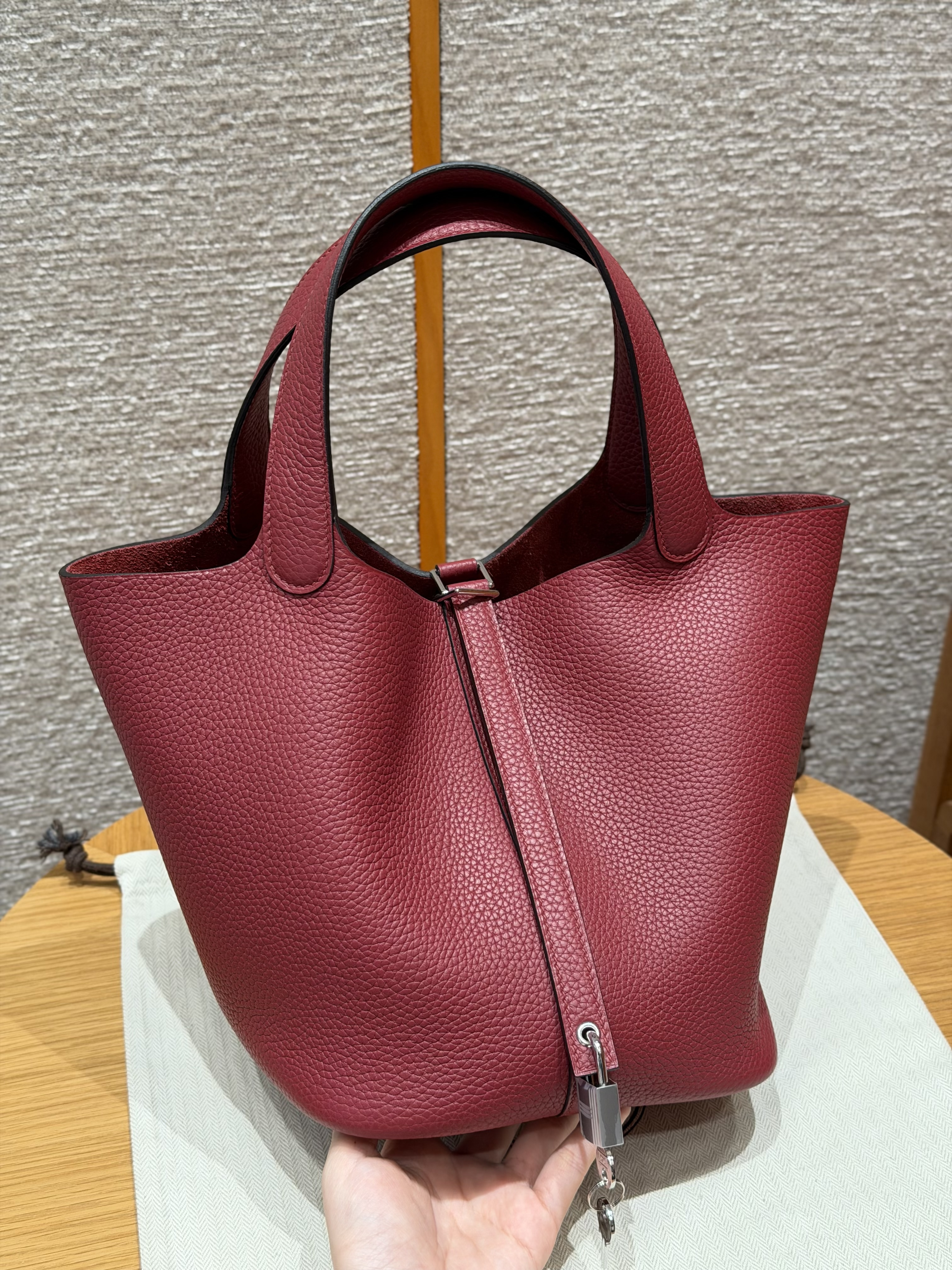 에르메스 Hermes Picotin lock 22cm clemence B5 Ruby/silver