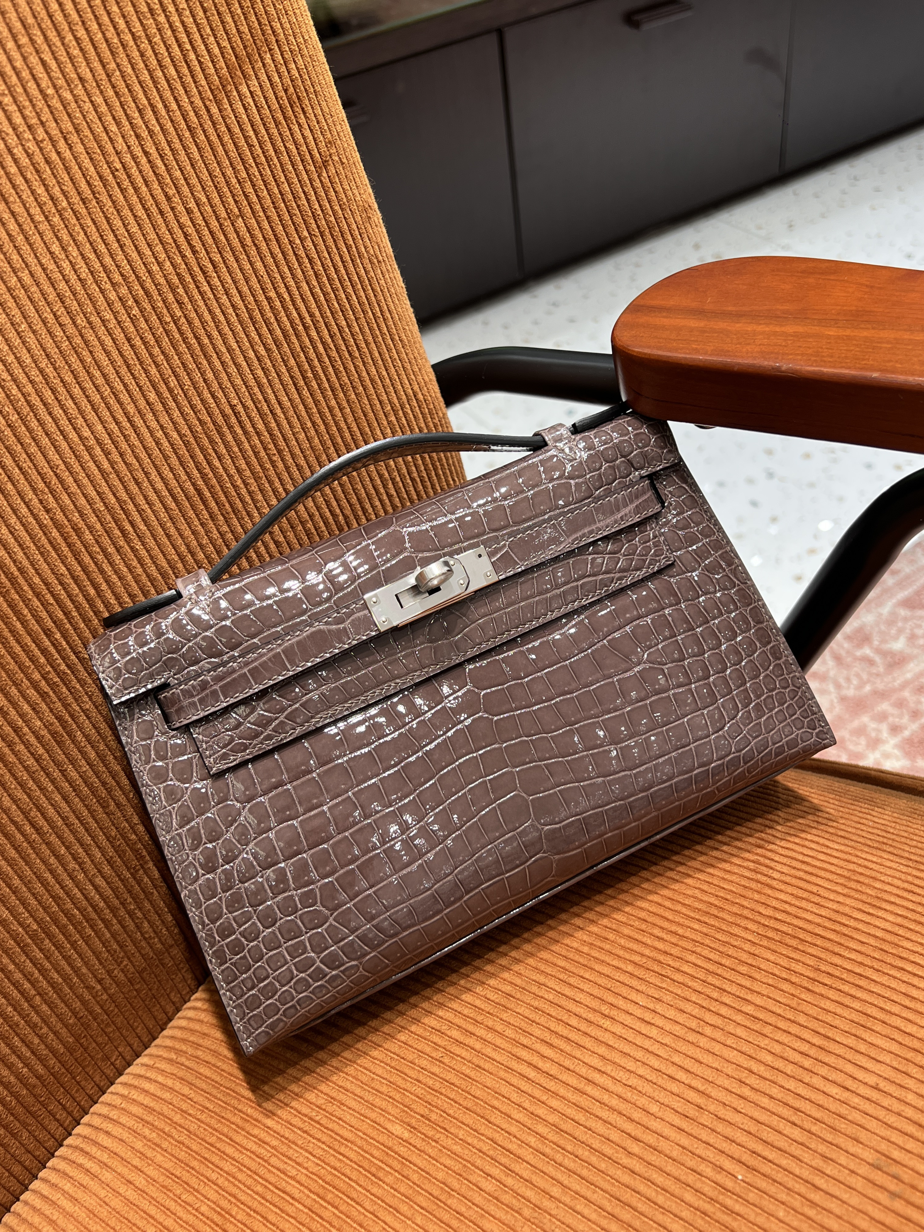 에르메스 Hermes Kelly Pochette Hcp Porosus Crocodile 18 Etoupe/silver