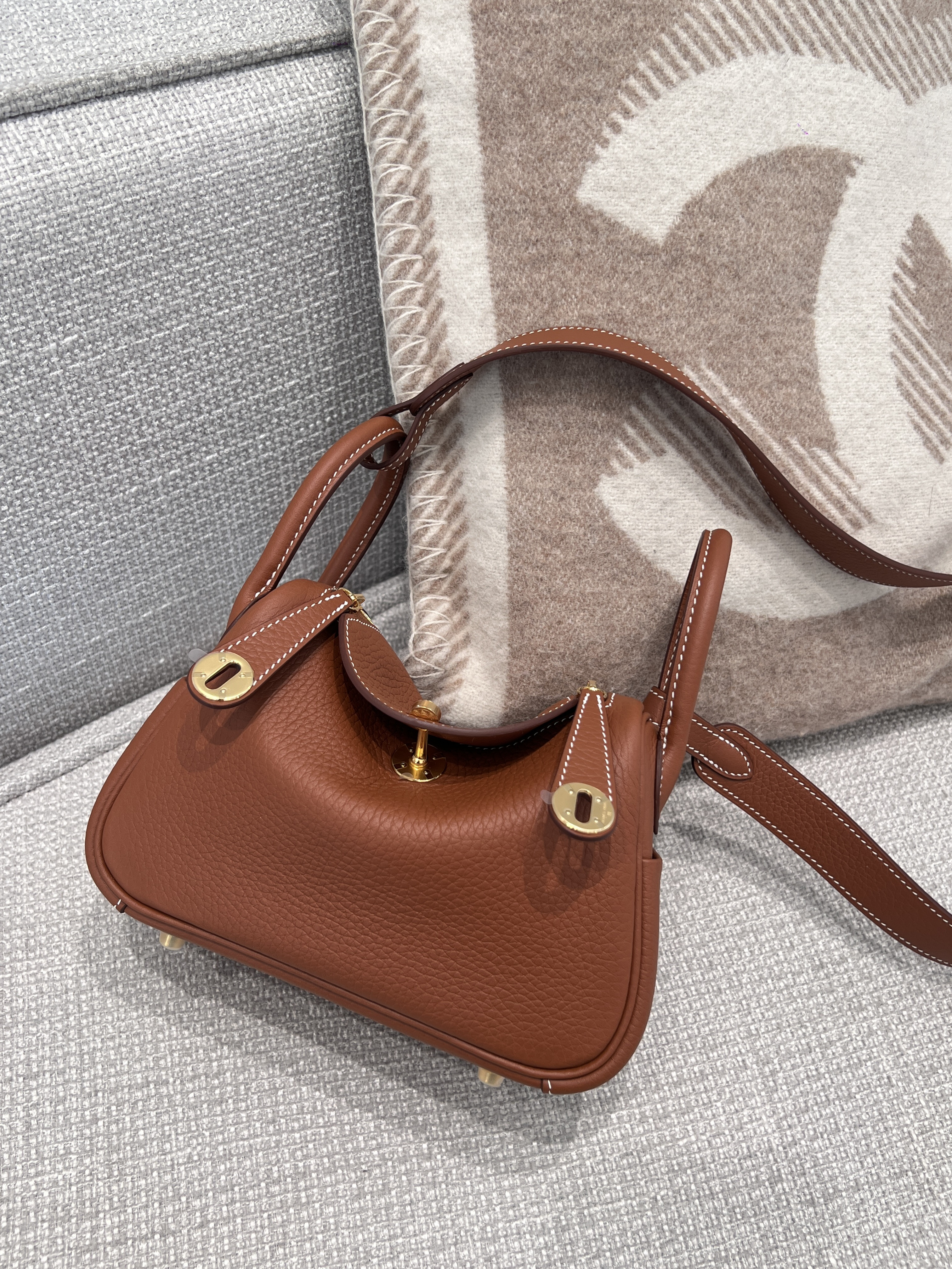 에르메스 Hermes Mini Lindy 19cm Germany Leather 37 Gold/gold