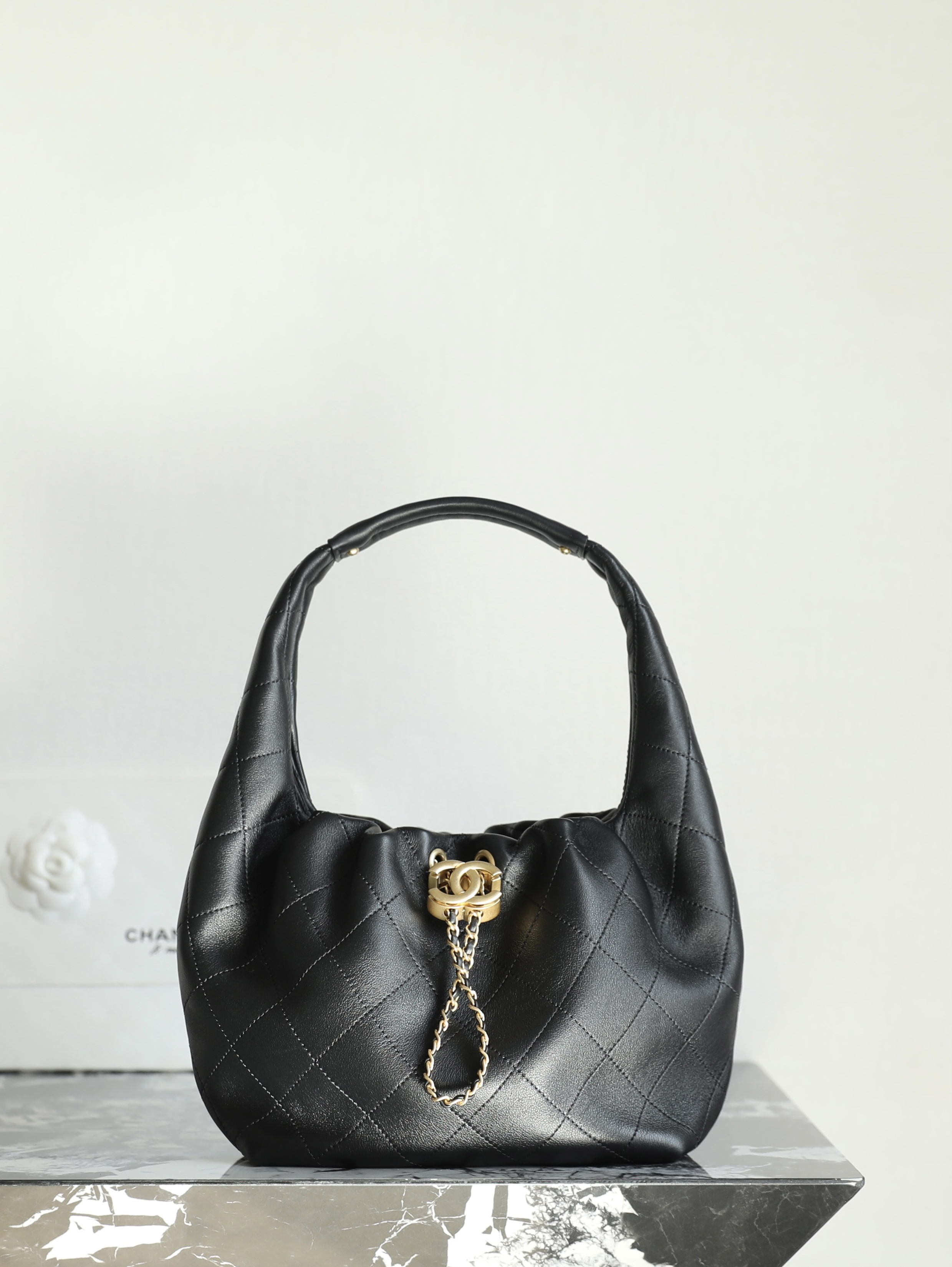 샤넬 Chanel 26C AS5976 C-581 Hobo Handbag Black 32cm