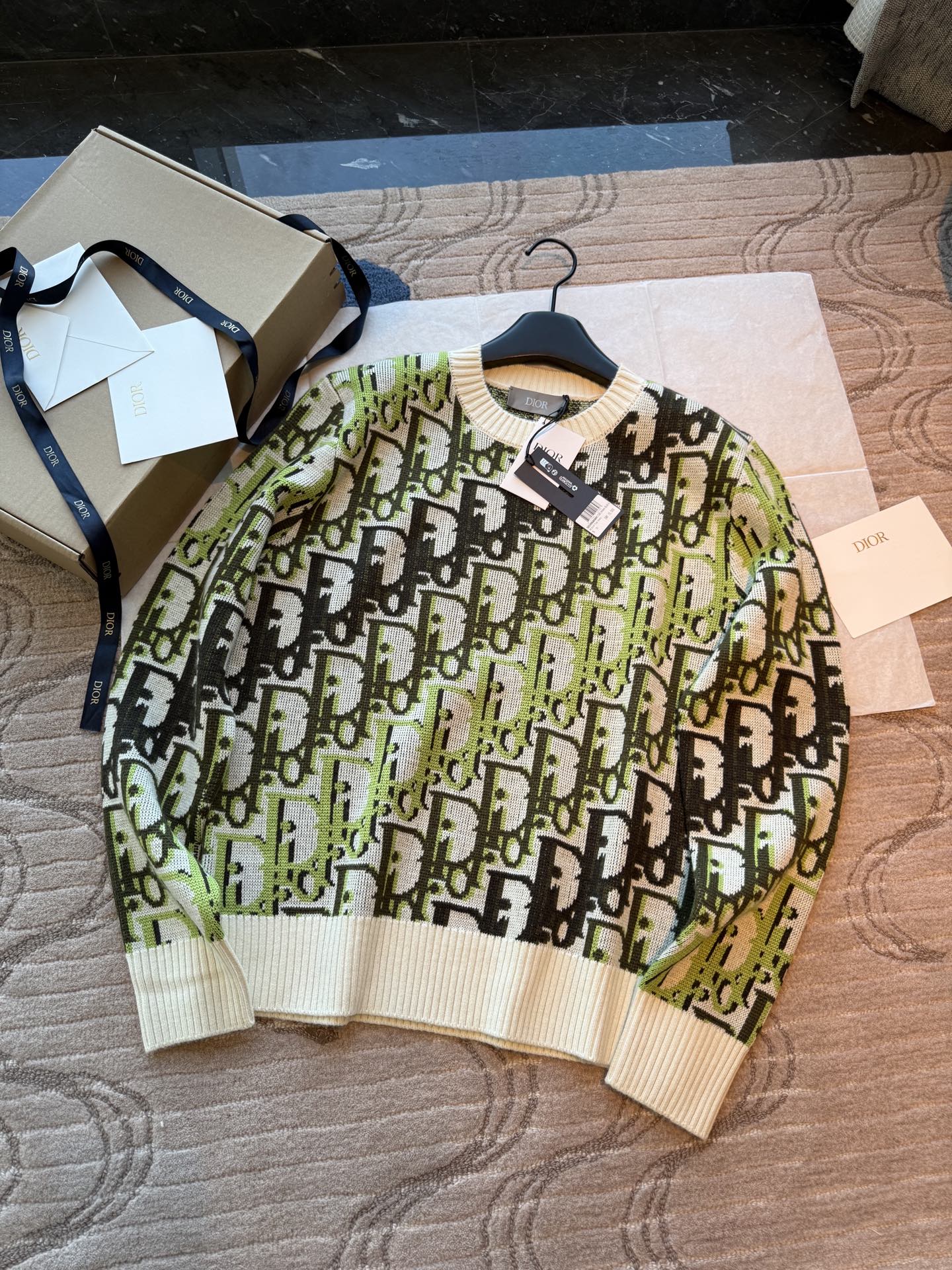 디올 Dior 스웨터