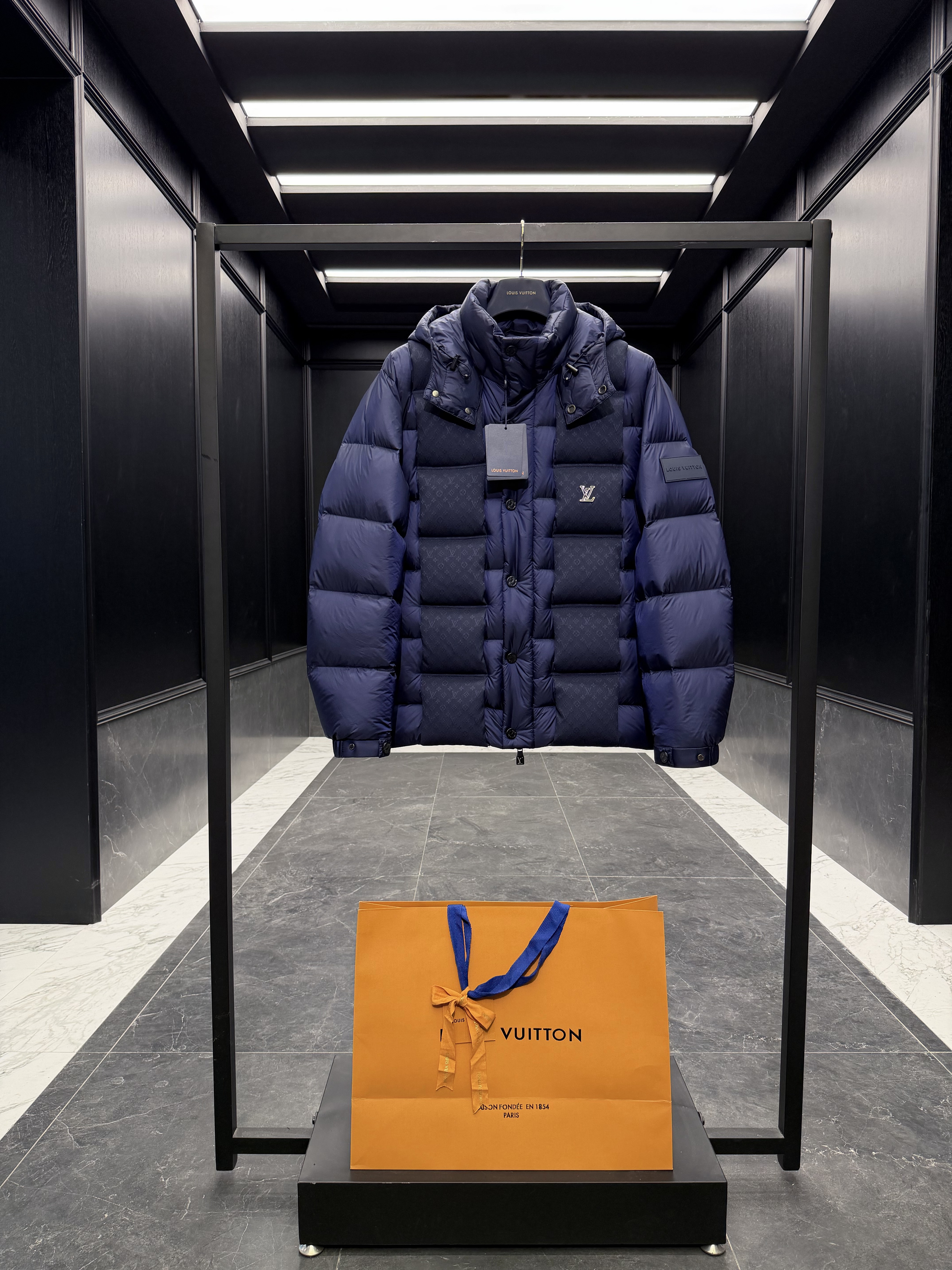 루이비통 Louis Vuitton 다운재킷 3033