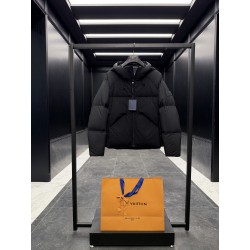 루이비통 Louis Vuitton 다운재킷 3600