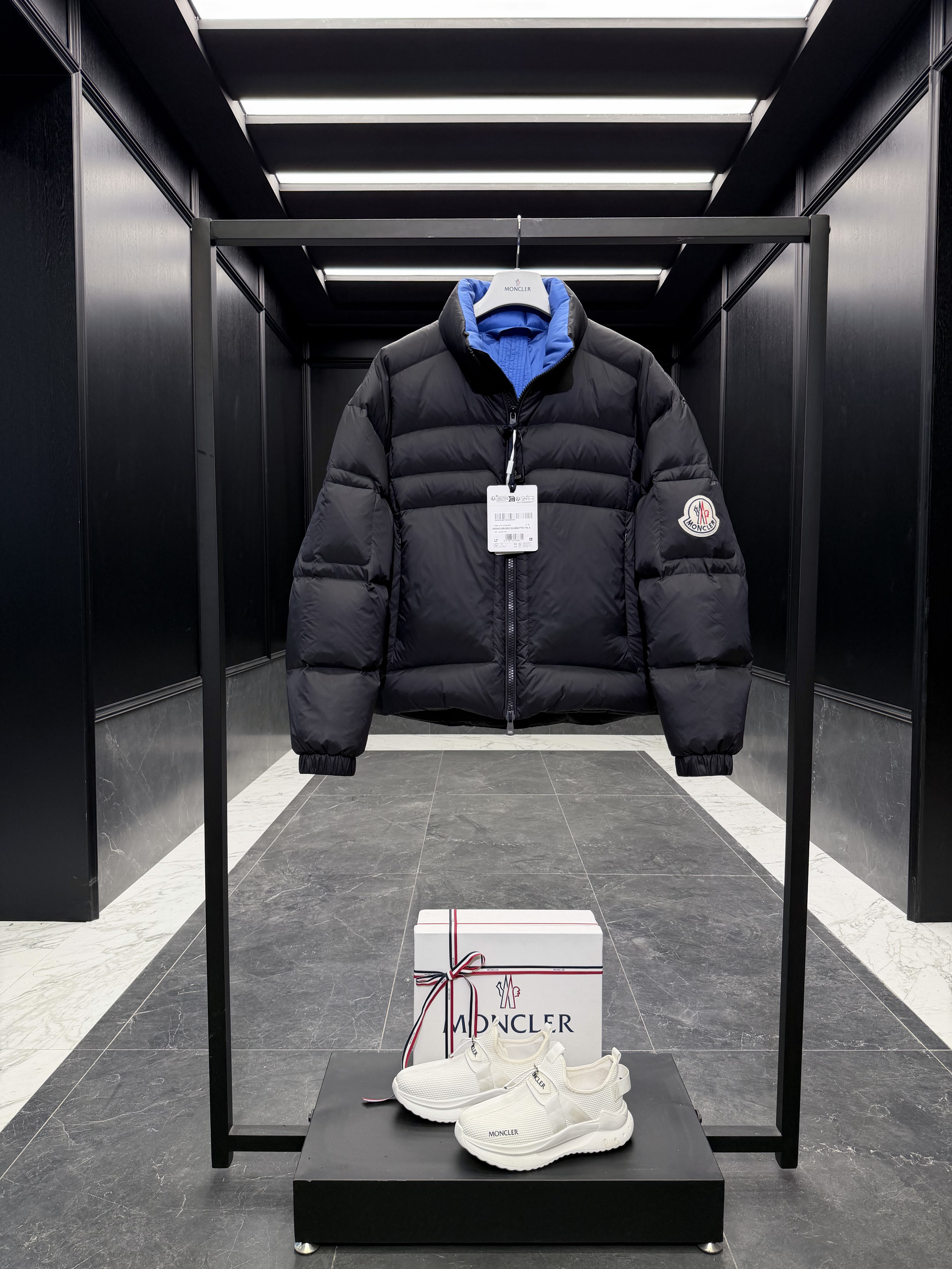 몽클레어 Moncler 1952 다운재킷
