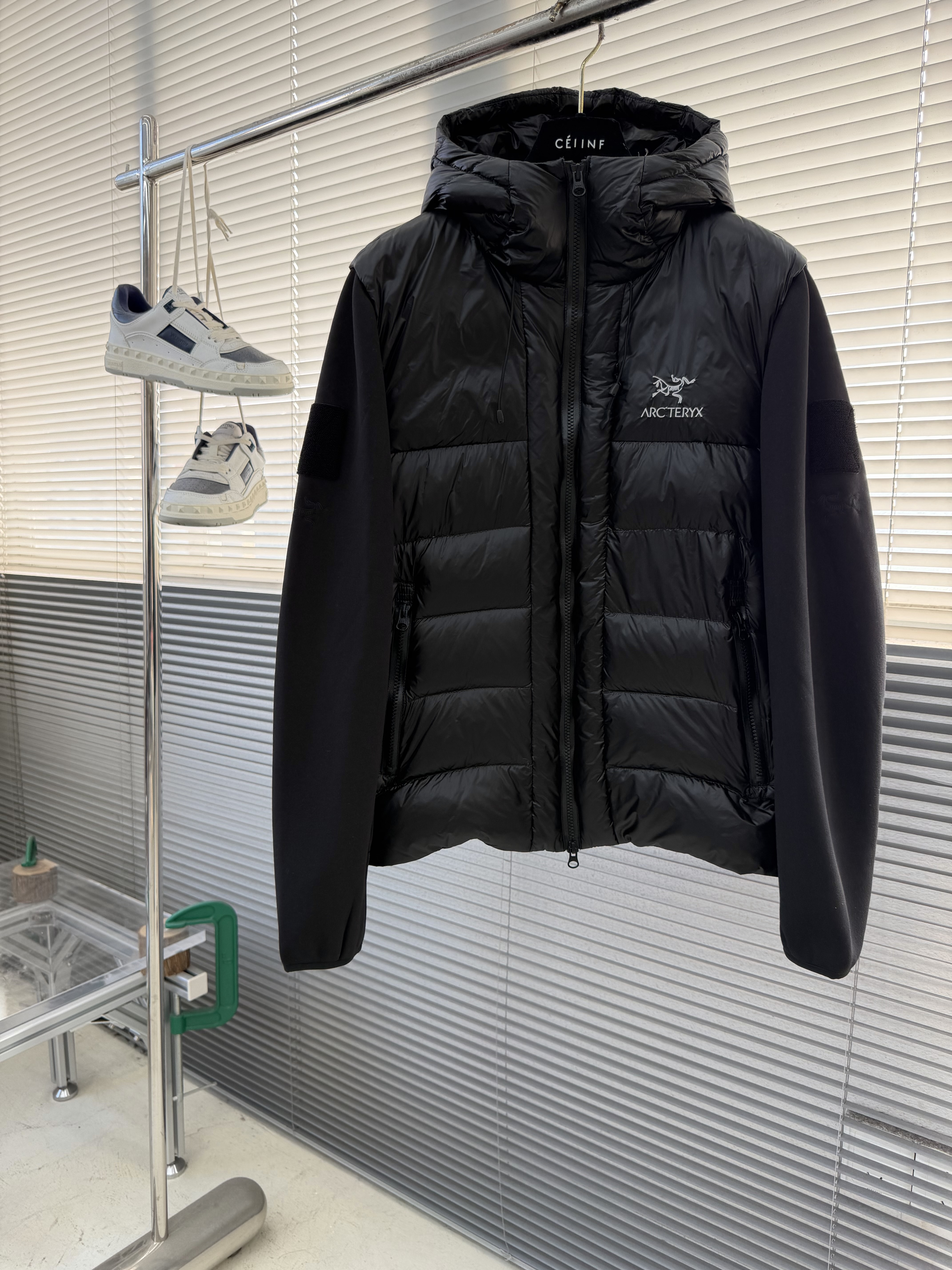 아크테릭스 ARC'TERYX 다운재킷