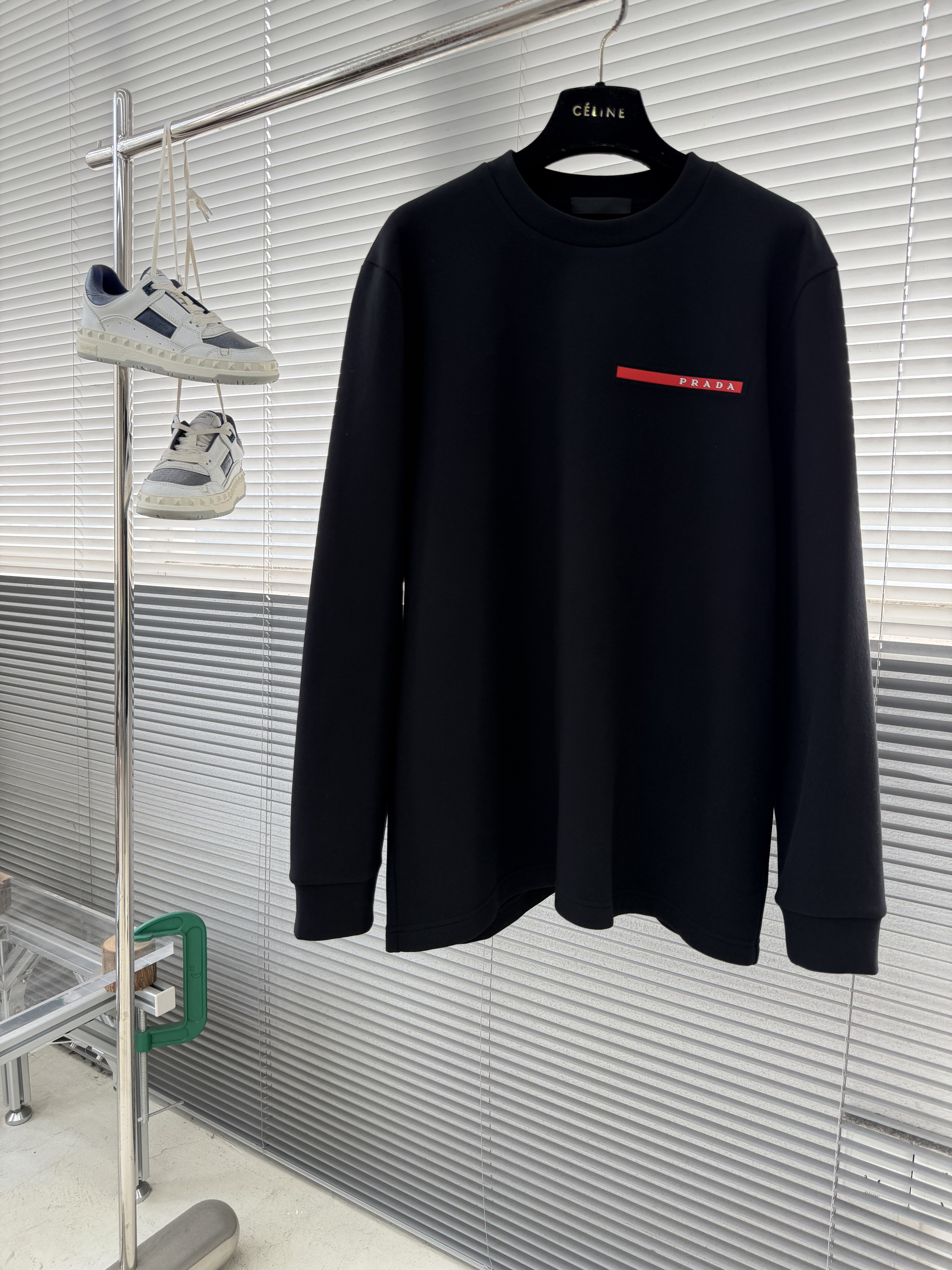 프라다 Prada 맨투맨