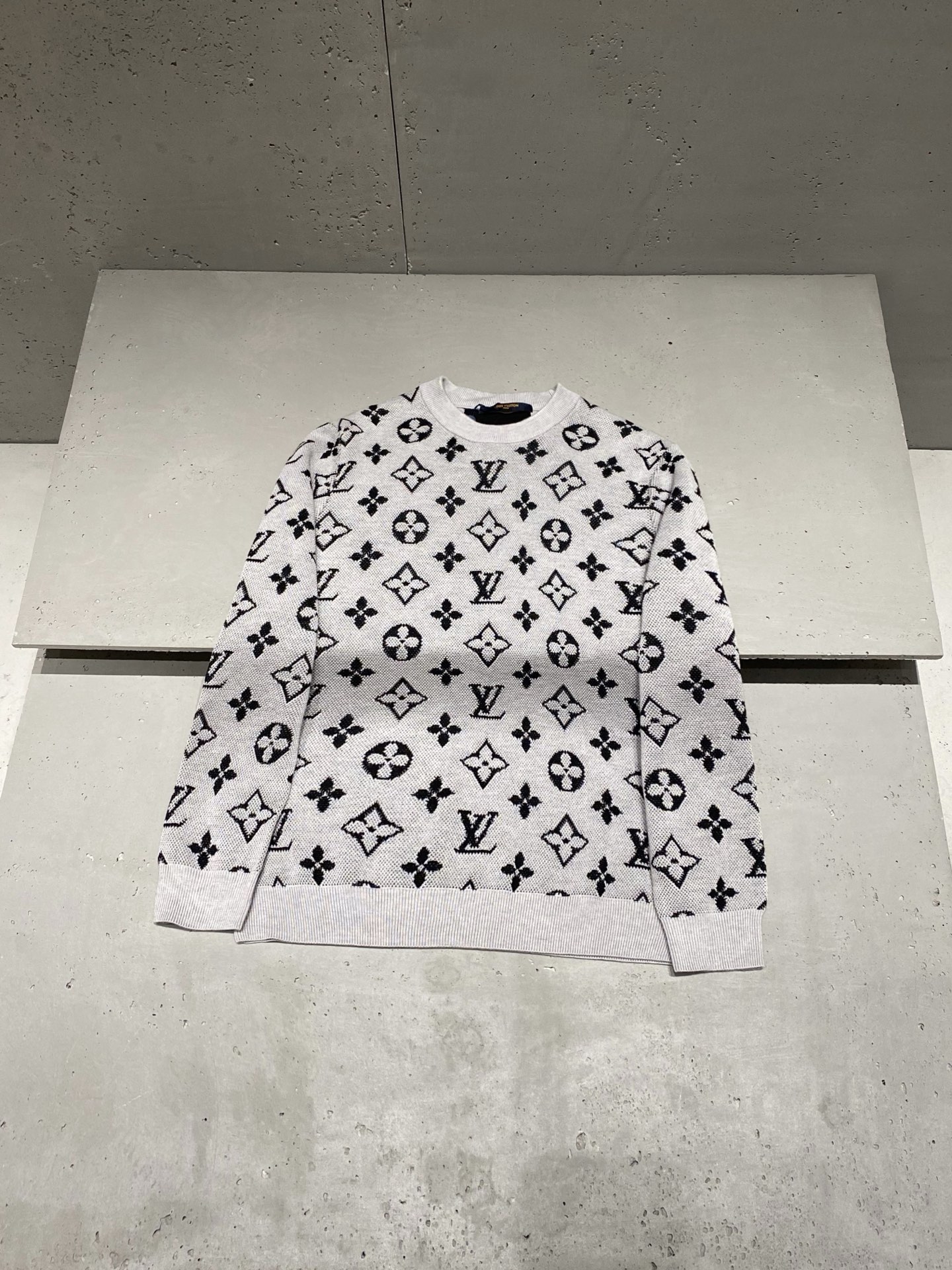 루이비통 Louis Vuitton 스웨터